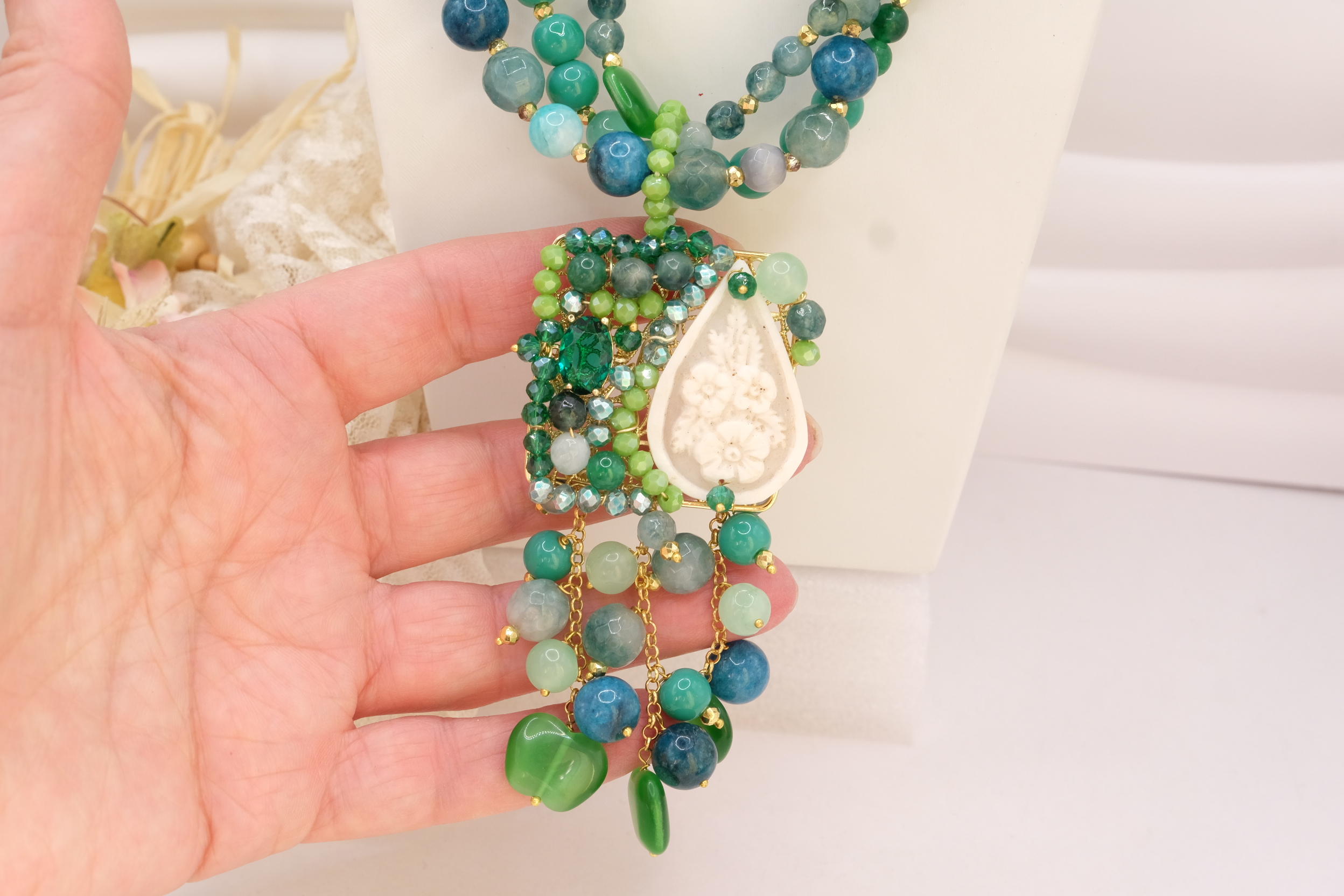 COLLANA ARTIGIANALE VERDE AGATA GIADA OCCHIO DI GATTO CENTRALE TESSITO CAMMEO CRISTALLO (2)