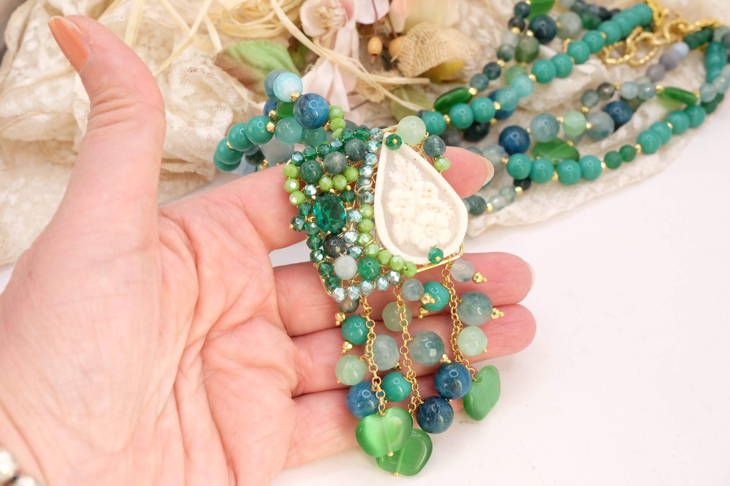COLLANA ARTIGIANALE VERDE AGATA GIADA OCCHIO DI GATTO CENTRALE TESSITO CAMMEO CRISTALLO (6)