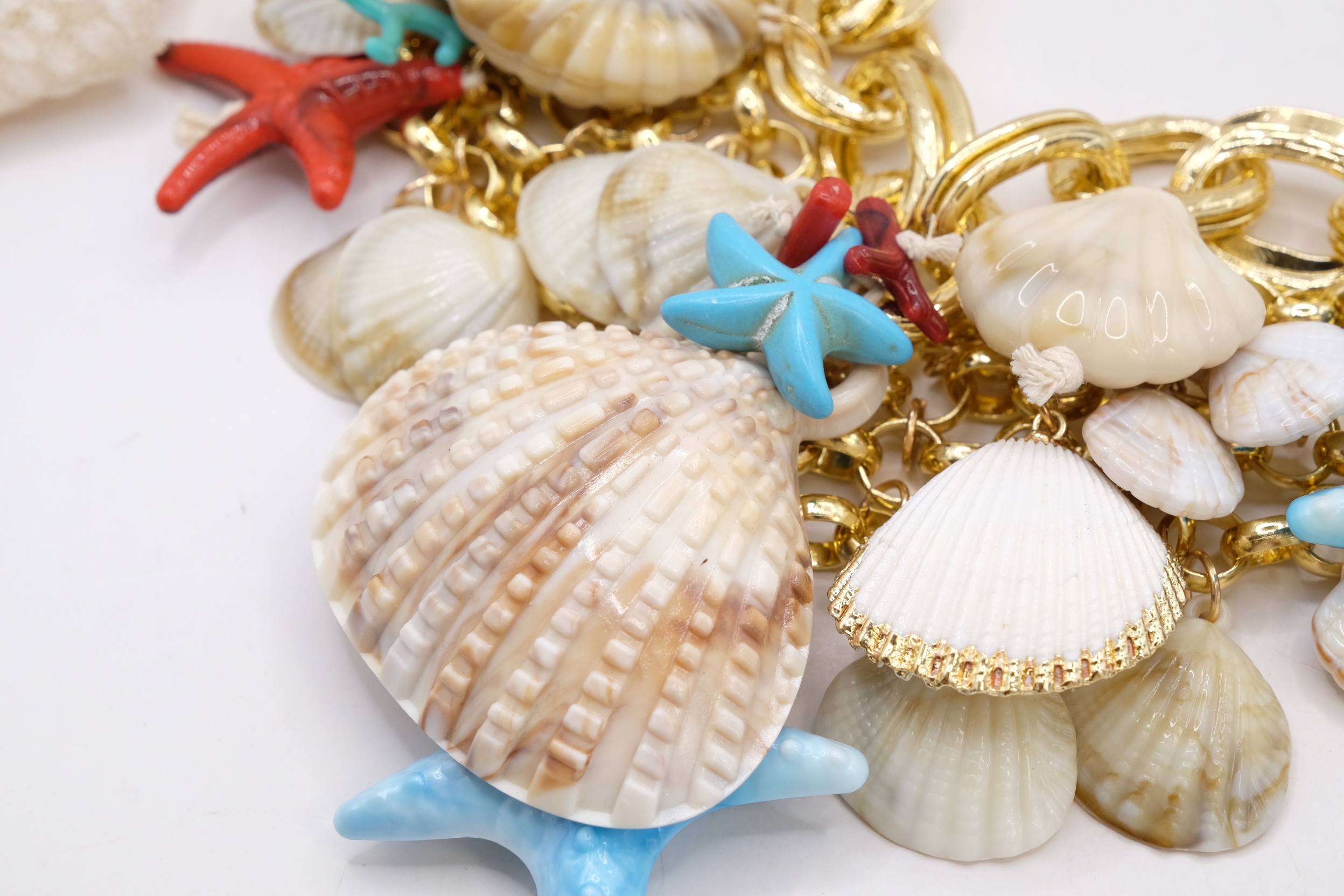 COLLANA MULTIFILO CONCHIGLIE E STELLE MARINE TURCHESE RESINA OTTONE (10)
