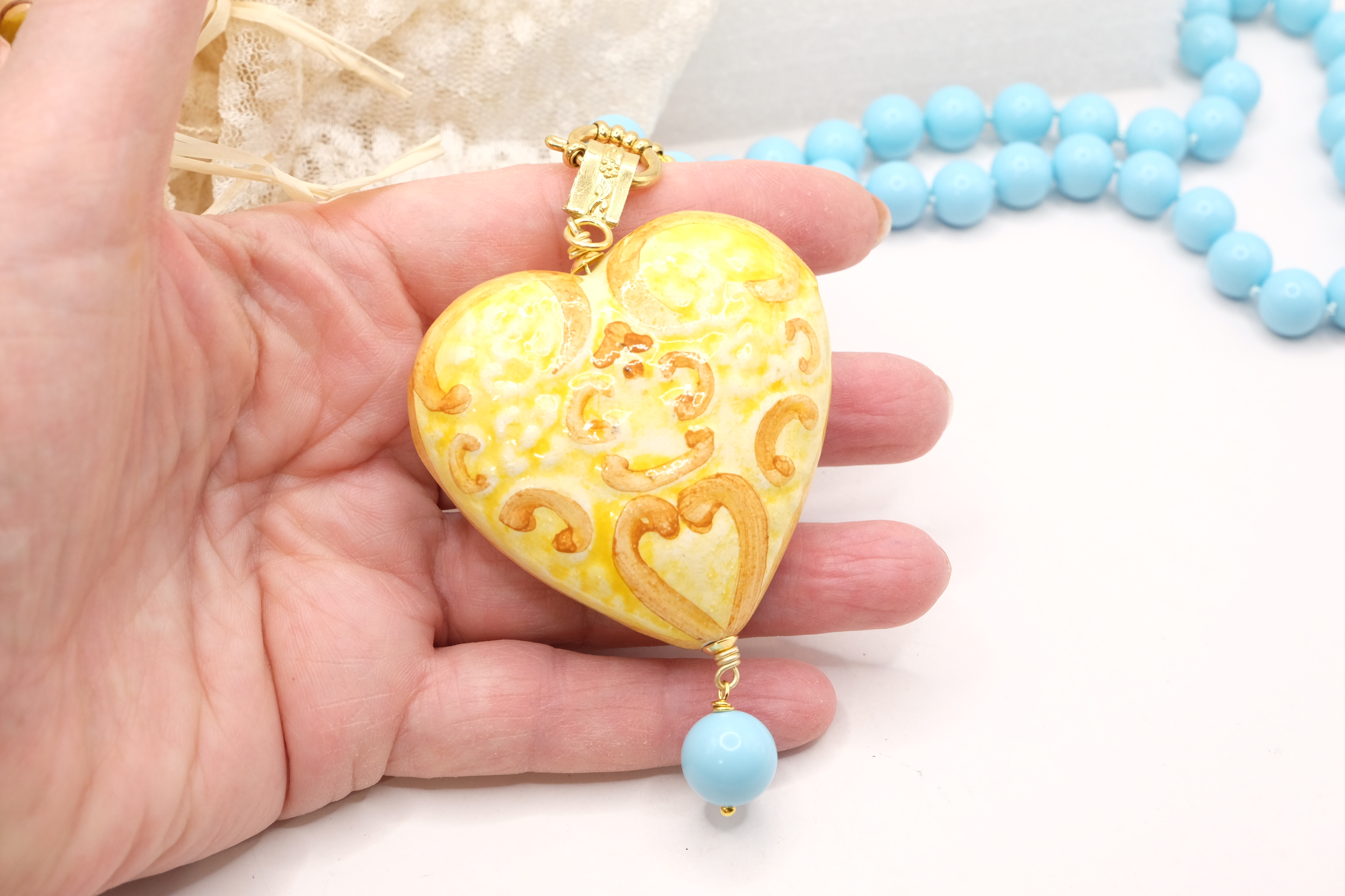 TURQUOISE PASTA NECKLACE WITH HEART OF SICILIAN CALTAGIRONE CERAMIC (1)