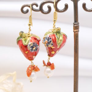 Orecchini fragole in ceramica di Caltagirone