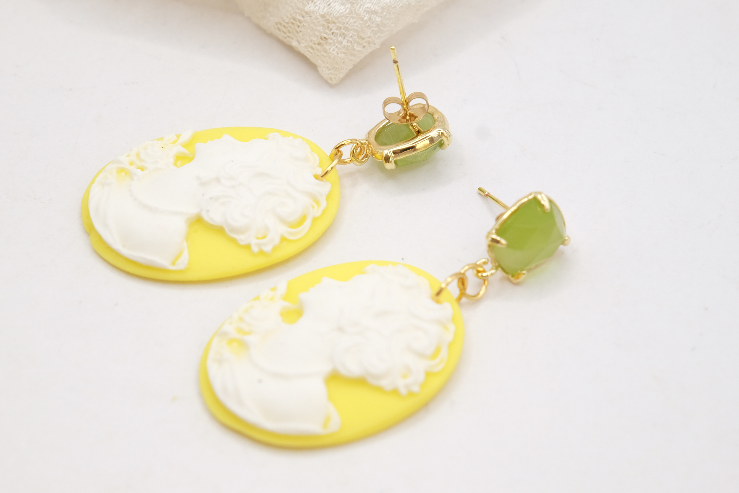 PARURE COLLANA E ORECCHINI CRISTALLI NERI RESINA GIALLO CAMMEO CAMMEI ARTIGIANALI (5)