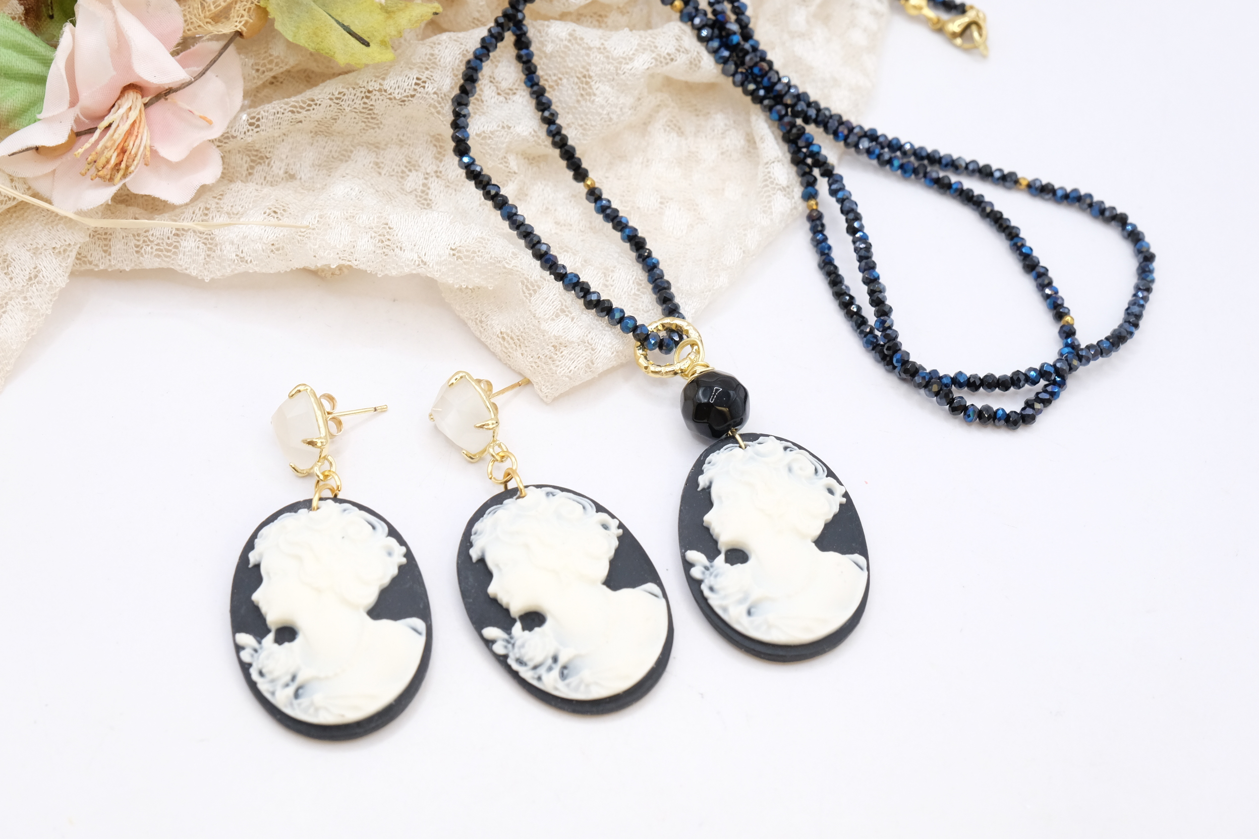 SET OF NECKLACE AND EARRINGS WITH BLACK CRYSTALS AND BLACK RESIN CAMEO HANDMADE CAMMEOS (2)