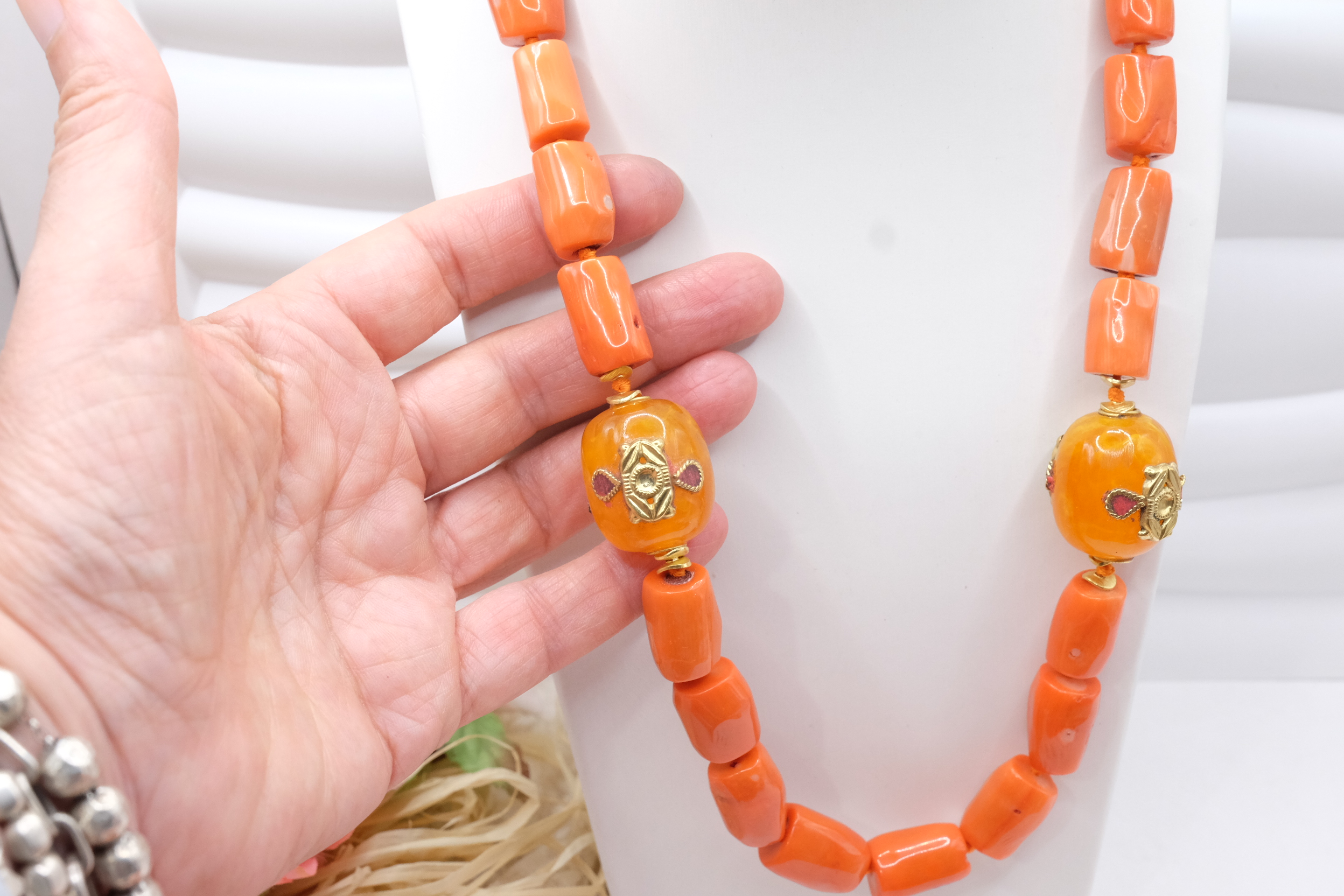 COLLANA ARTIGIANALE CORALLO BAMBOO ELEMENTI NEPALESI ACCIAIO (3)