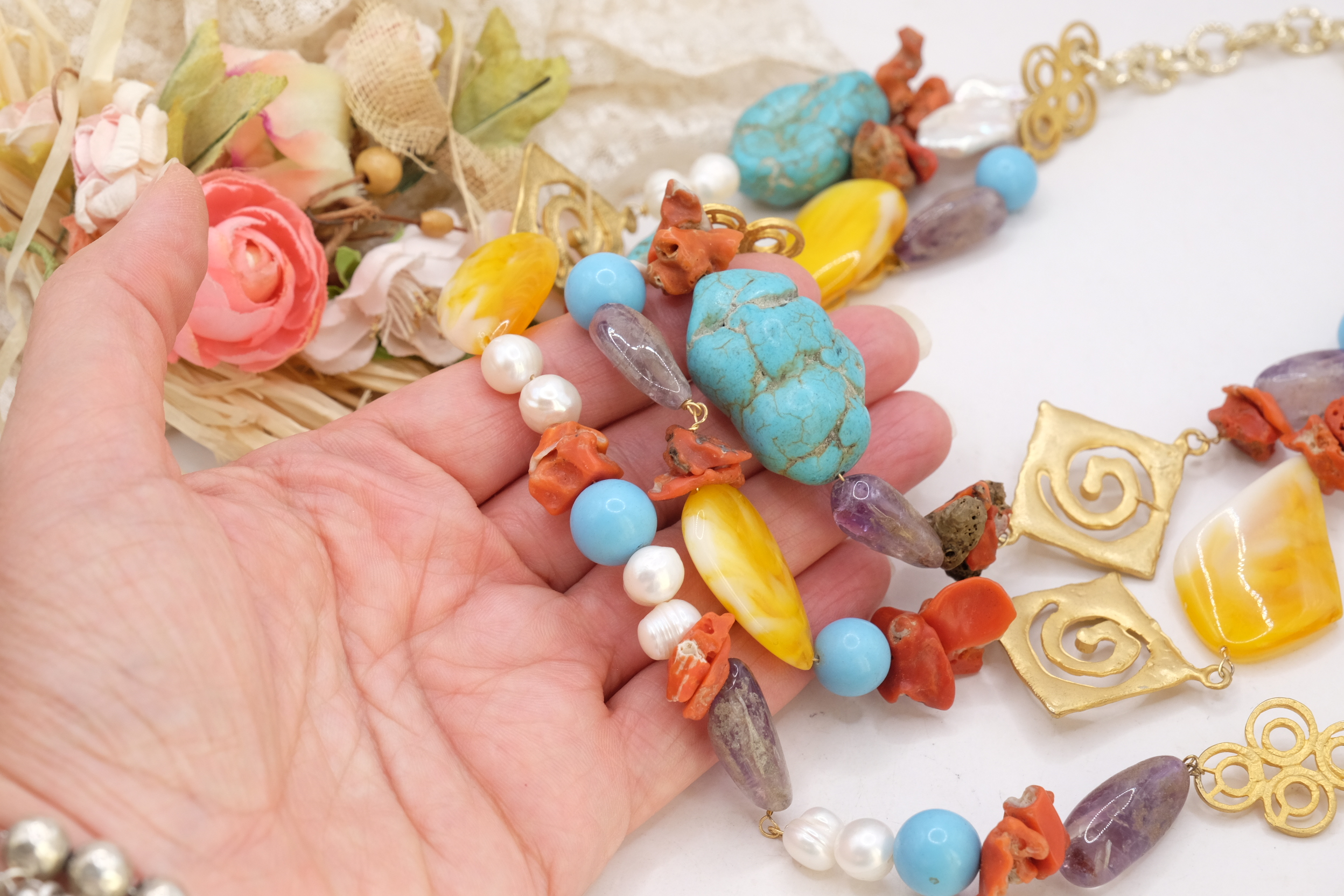 COLLANA ARTIGIANALE MULTIFILO AMETISTA OCCHIO DI GATTO PASTA DI TURCHESE PERLE CORALLO OTTONE RESINE (8)