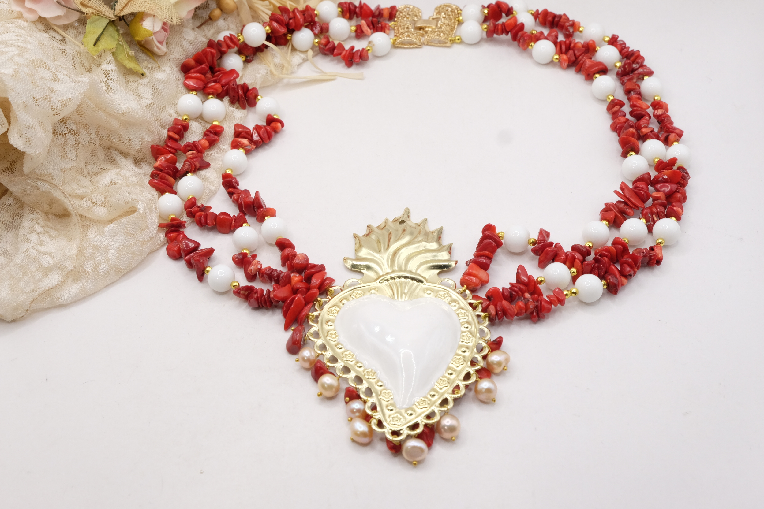 COLLANA ARTIGIANALE MULTIFILO CUORE SACRO CORALLO AGATA BIANCA (3)