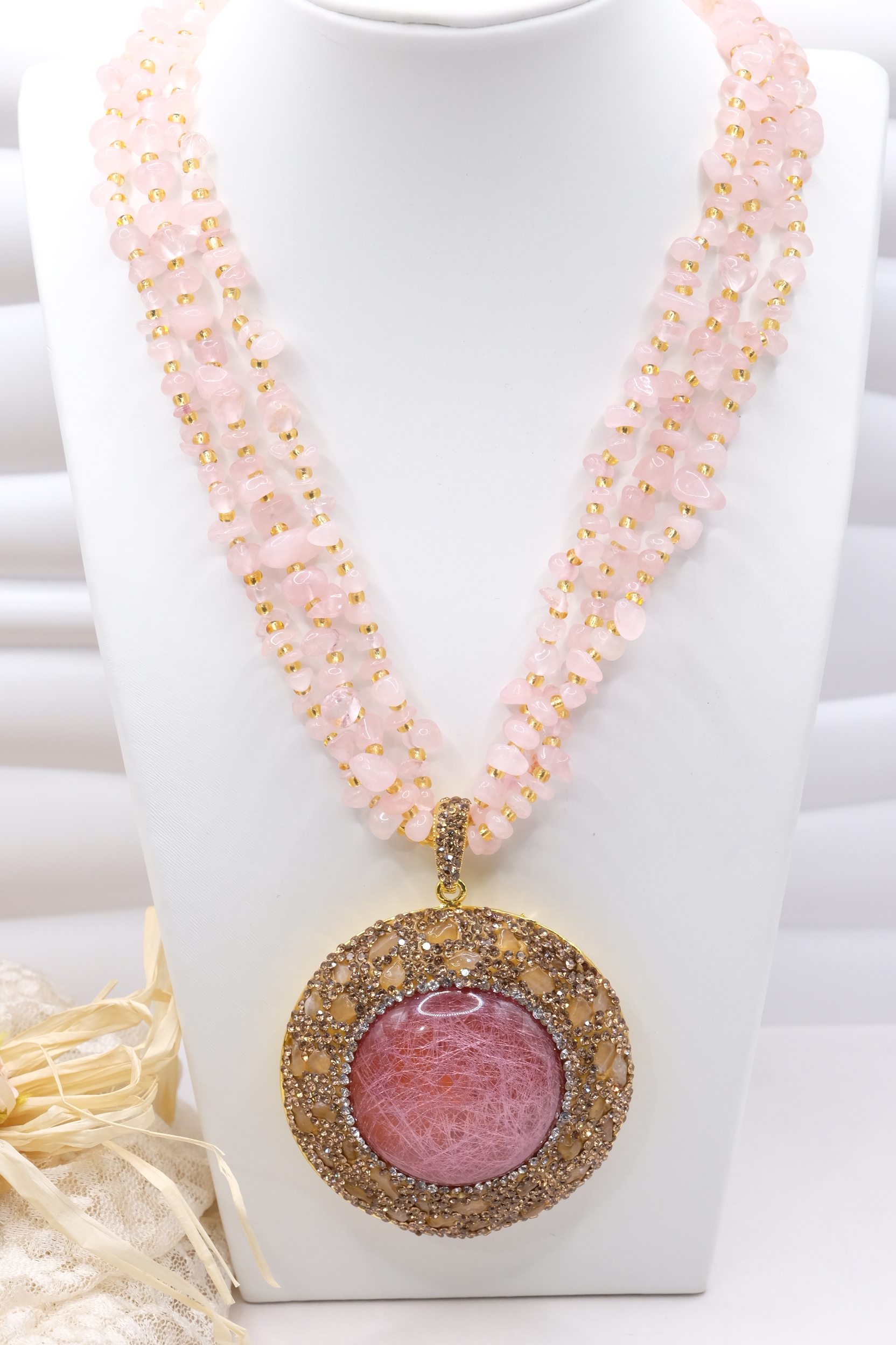 COLLANA ARTIGIANALE MULTIFILO QUARZO ROSA CABOCHON RESINA MARCASITI (1)