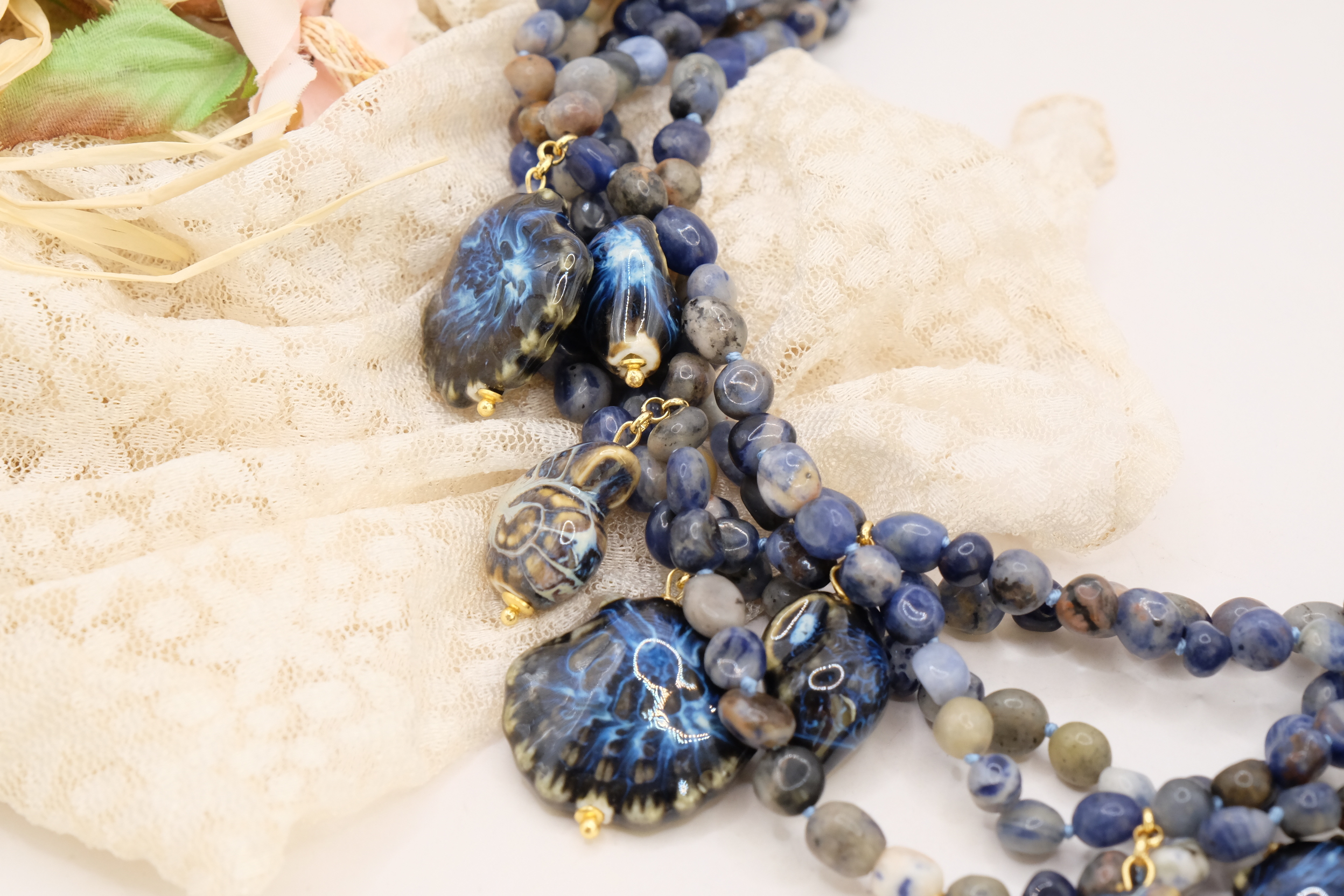 COLLANA ARTIGIANALE SODALITE SICILIANA STELLE CONCHIGLIE CERAMICA DI CALTAGIRONE PERLE ARGENTO (3)