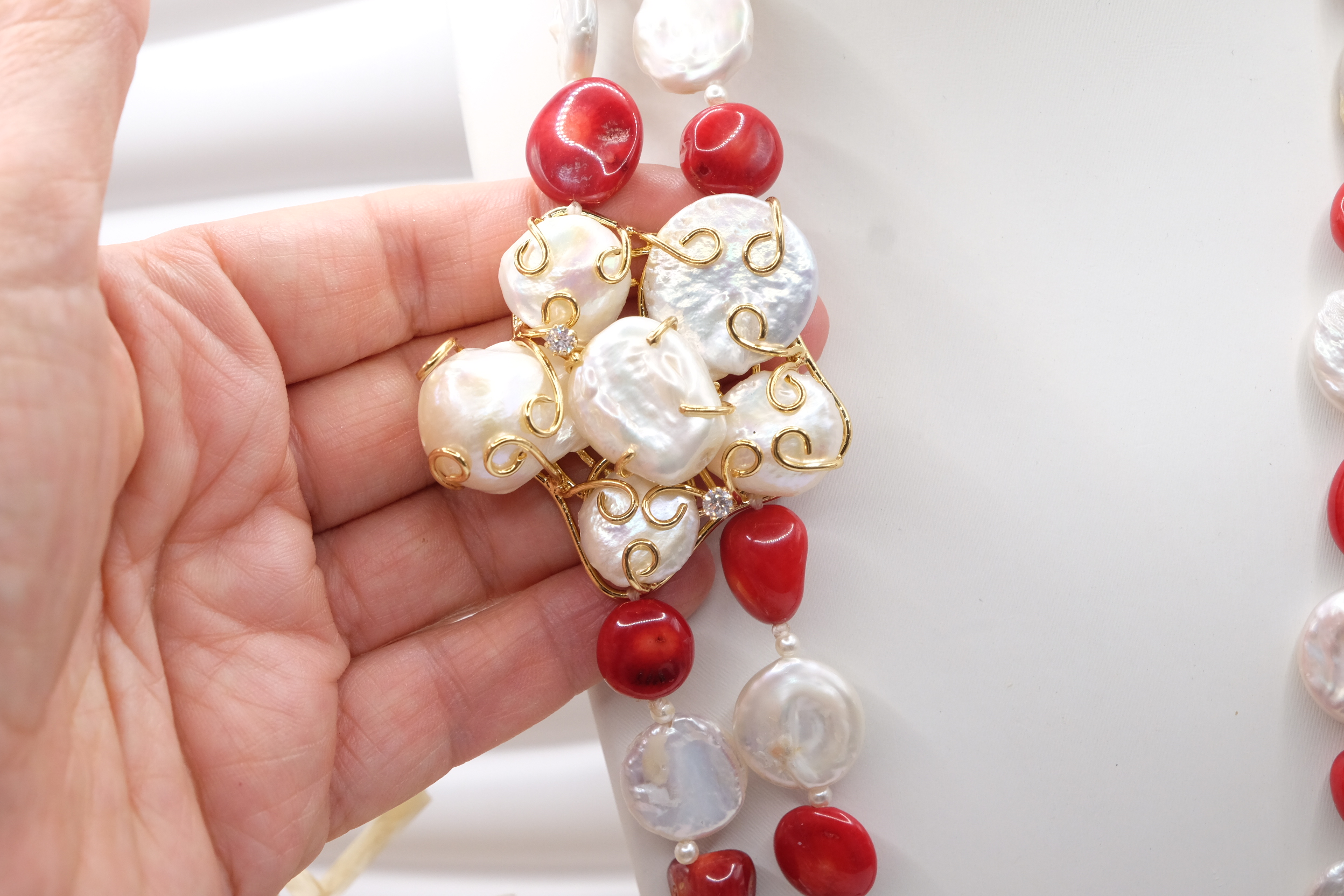 COLLANA LUNGA 2 FILI CORALLO BAMBOO PERLE LATERALE FIORE DI PERLE (3)