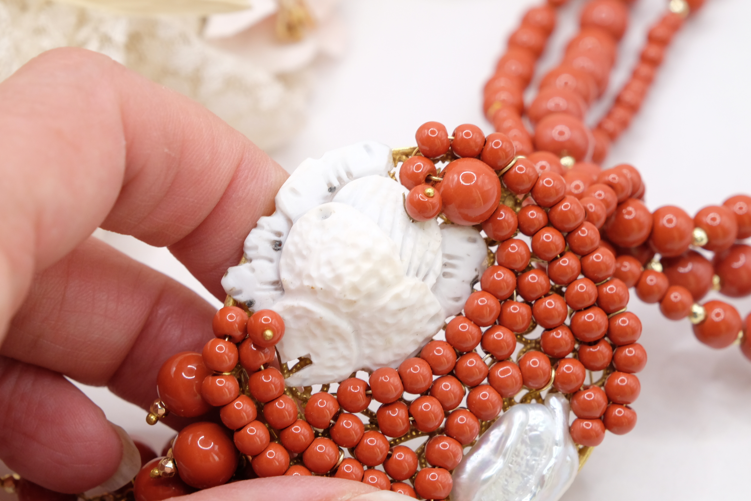 COLLANA MULTIFILO PASTA DI CORALLO PERLE CAMMEO DI TORRE DEL GRECO (3)