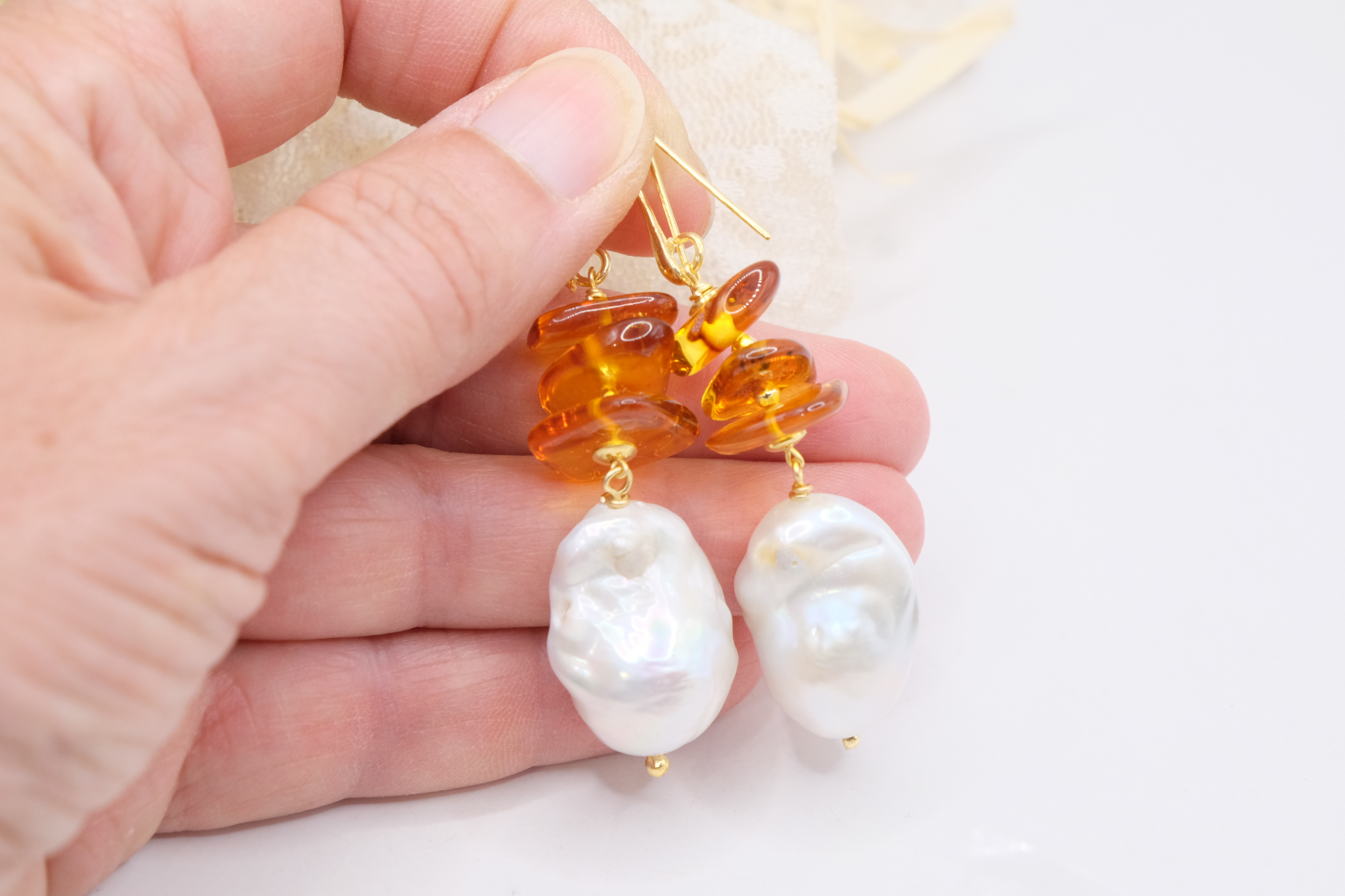 ORECCHINI ARTIGIANALI AMBRA DEL BALTICO PERLE BAROCCHE ARGENTO 925 PLACCATO ORO (4)