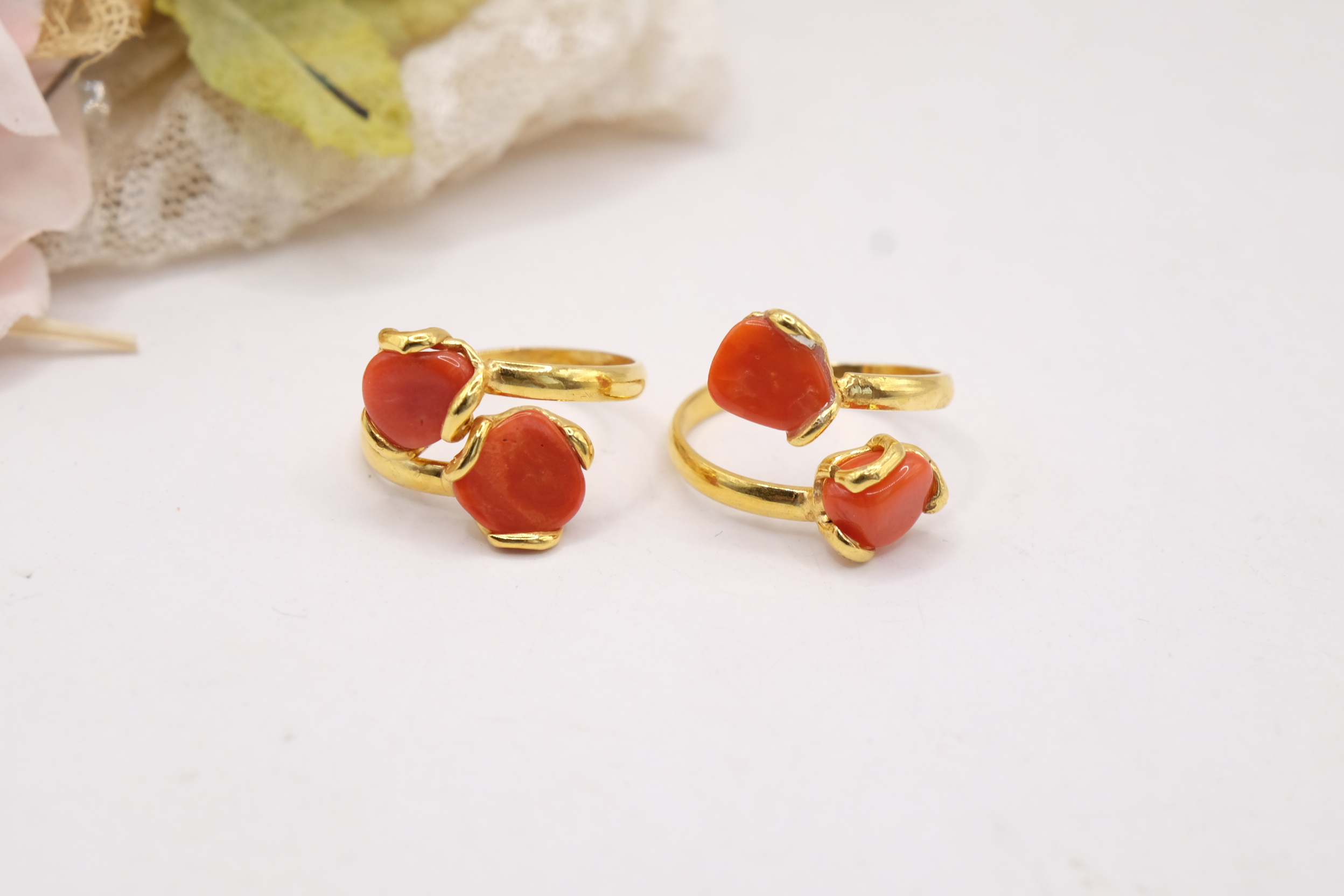 ANELLO ARTIGIANALE CONTRARIE' 2 CORALLO MEDITERRANEO ARGENTO 925 PLACCATO ORO (2)