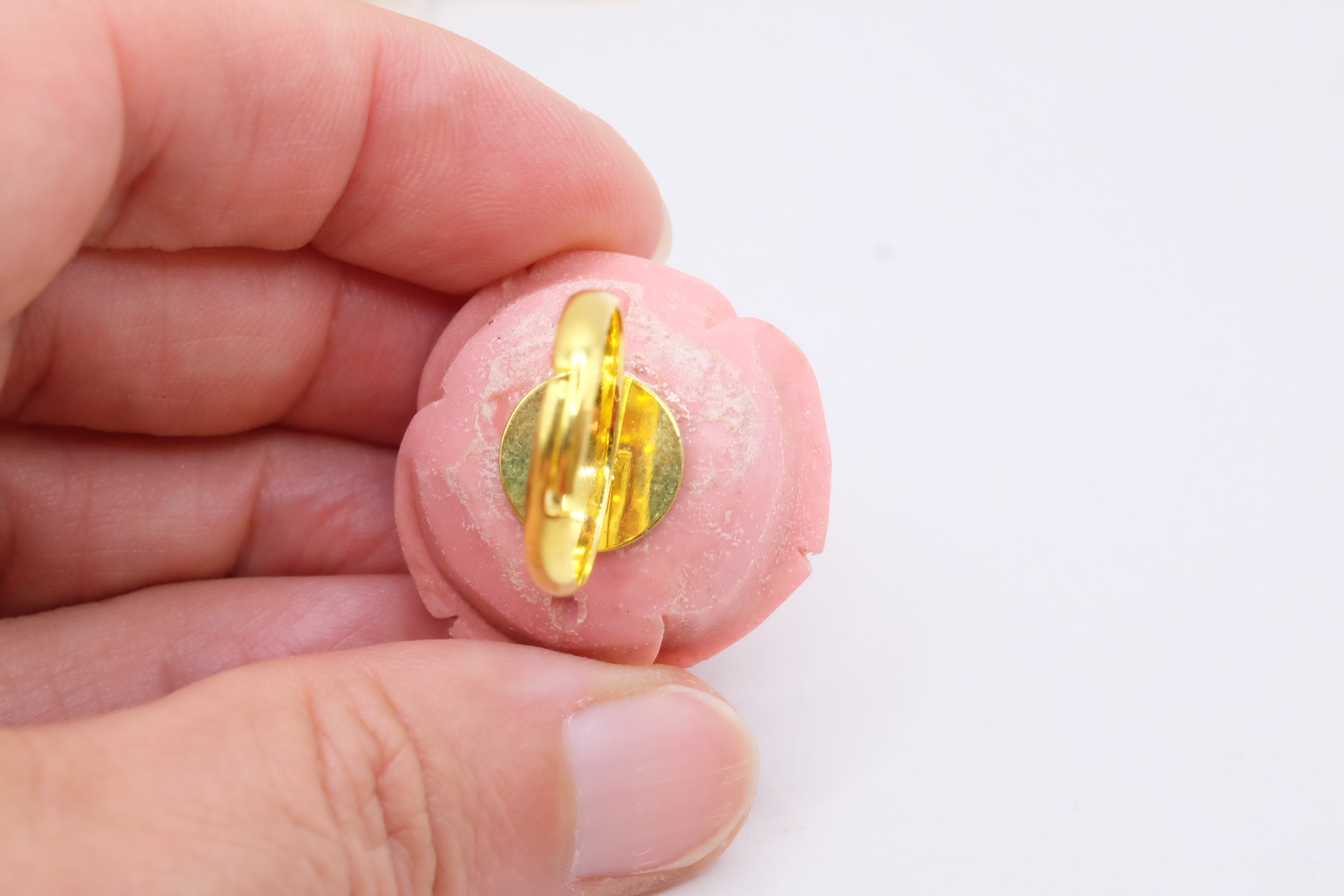 ANELLO ARTIGIANALE ROSA IN RESINA OTTONE (4)