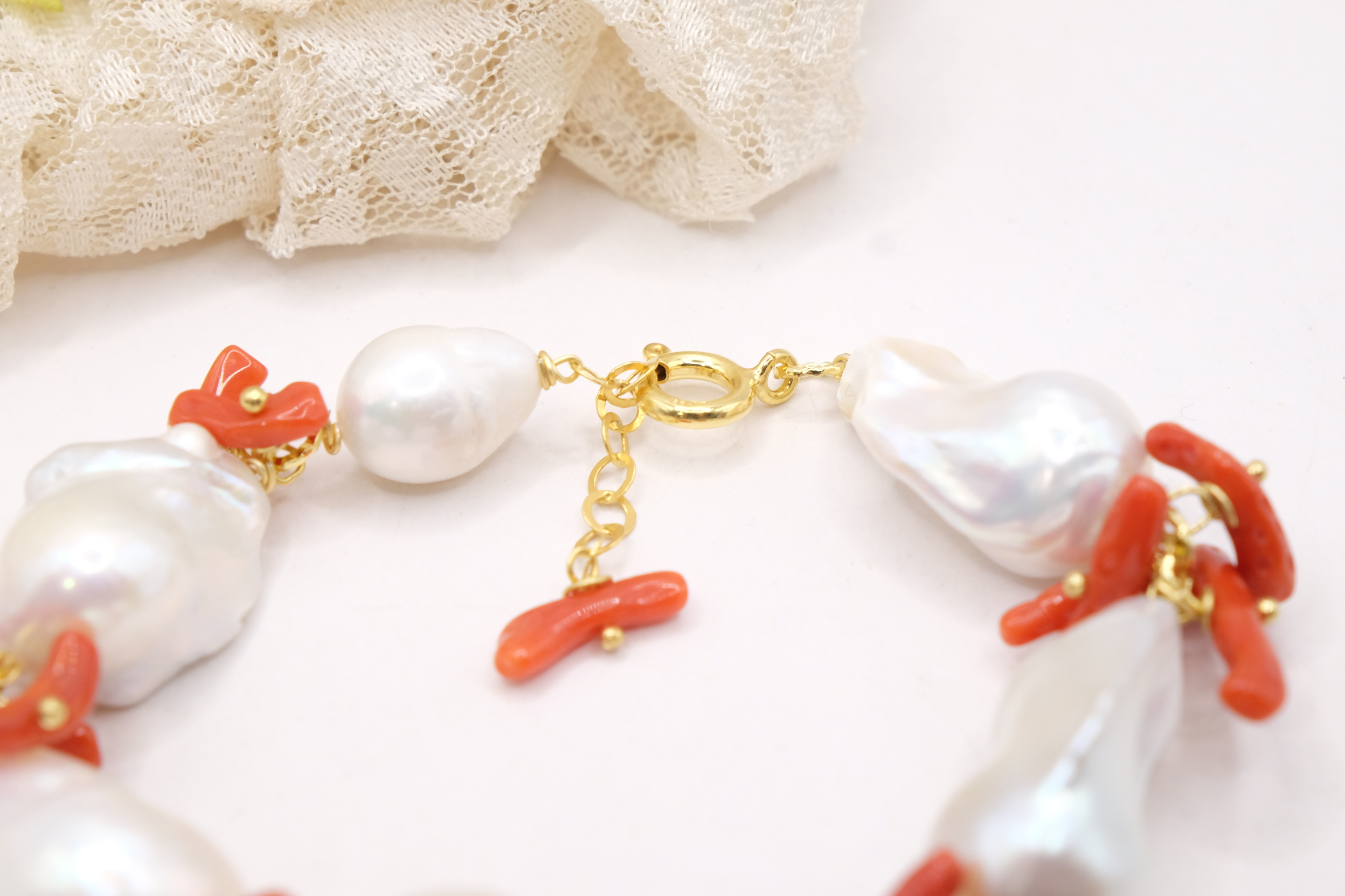 BRACCIALE ARTIGIANALE PERLE NATURALI CORALLO NATURALE ARGENTO 925 PLACCATO ORO (4)