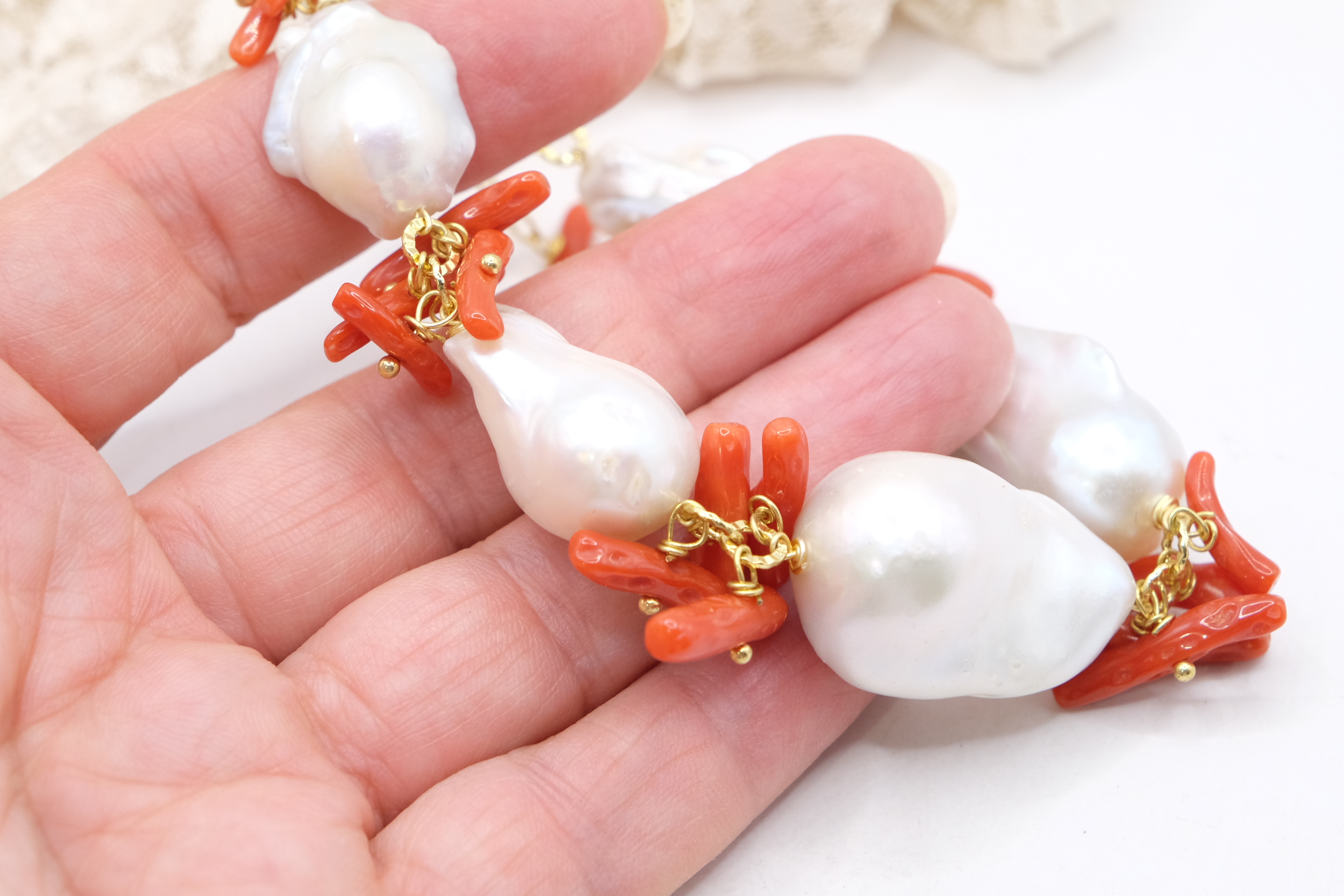 BRACCIALE ARTIGIANALE PERLE NATURALI CORALLO NATURALE ARGENTO 925 PLACCATO ORO (5)