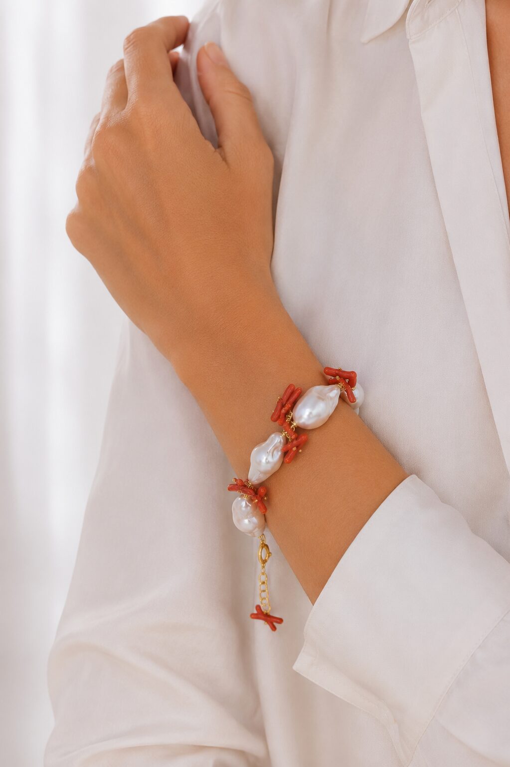BRACCIALE ARTIGIANALE PERLE NATURALI CORALLO NATURALE ARGENTO 925 PLACCATO ORO