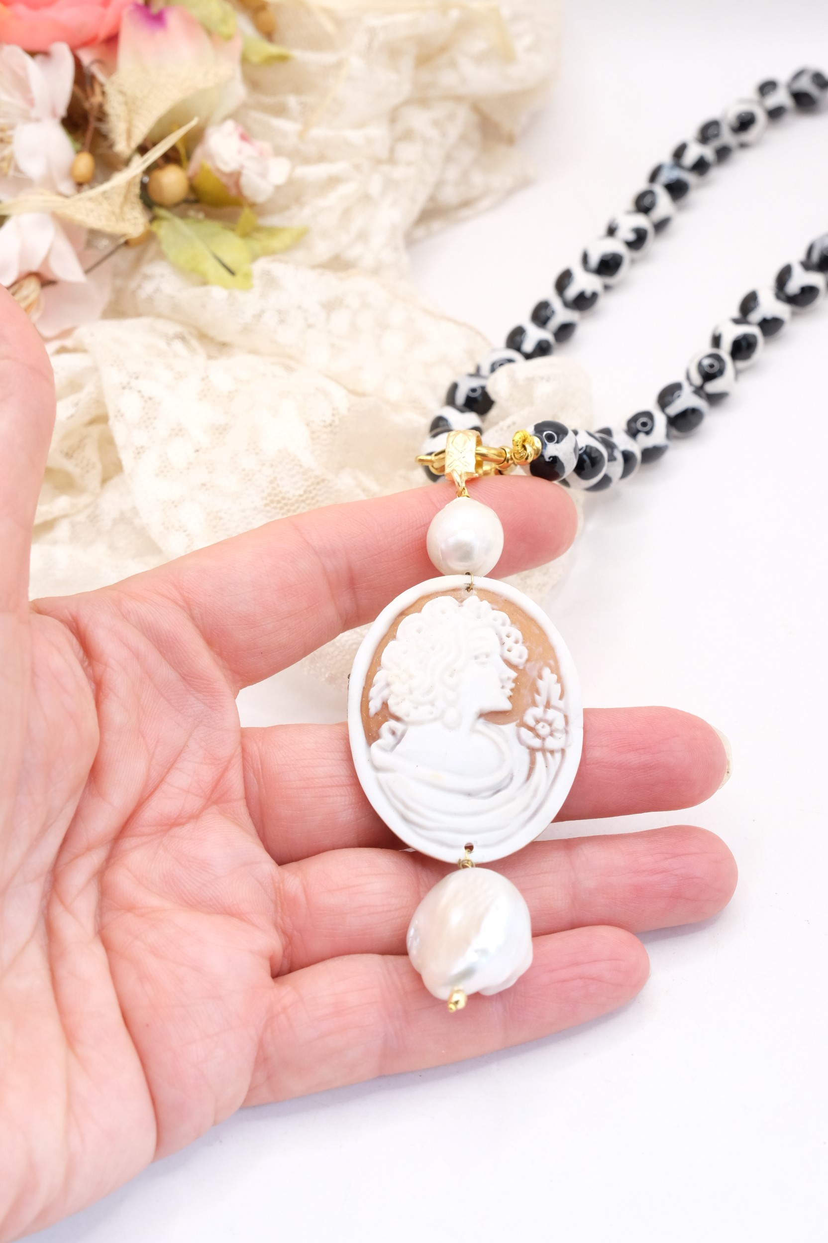 COLLANA ARTIGIANALE AGATA VARIEGATA BIANCO NERO CAMMEO GENUINO TORRE DEL GRECO PERLE NATURALI (4)