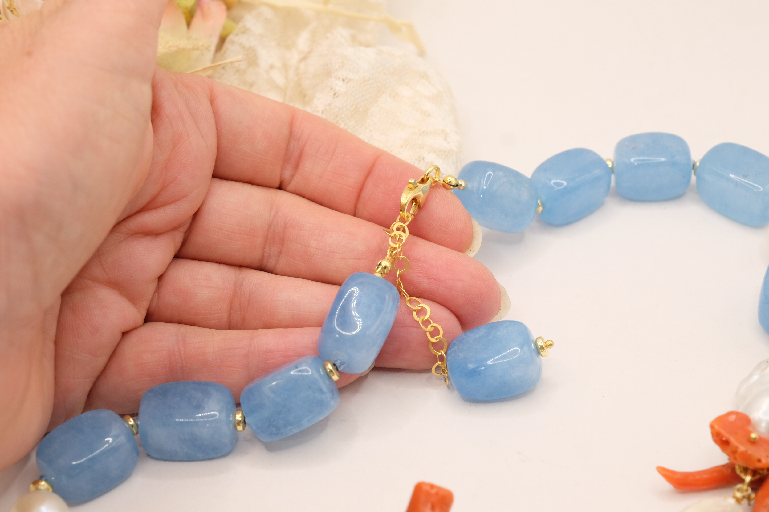 COLLANA ARTIGIANALE GIADA JELLY AZZURRO PERLE CORALLO ARGENTO 925 PLACCATO ORO (1)