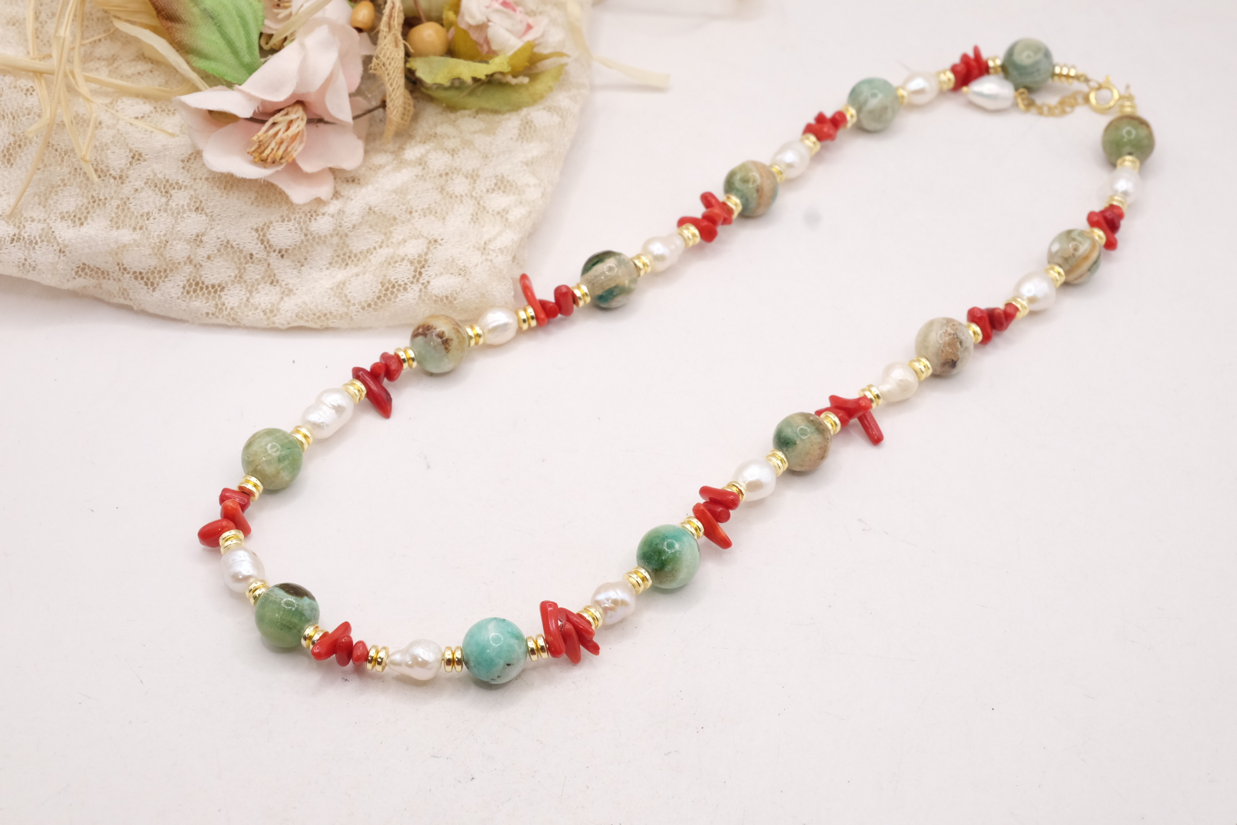 COLLANA ARTIGIANALE KAOLINITE PERLE CORALLO BAMBOO ARGENTO DORATO (5)