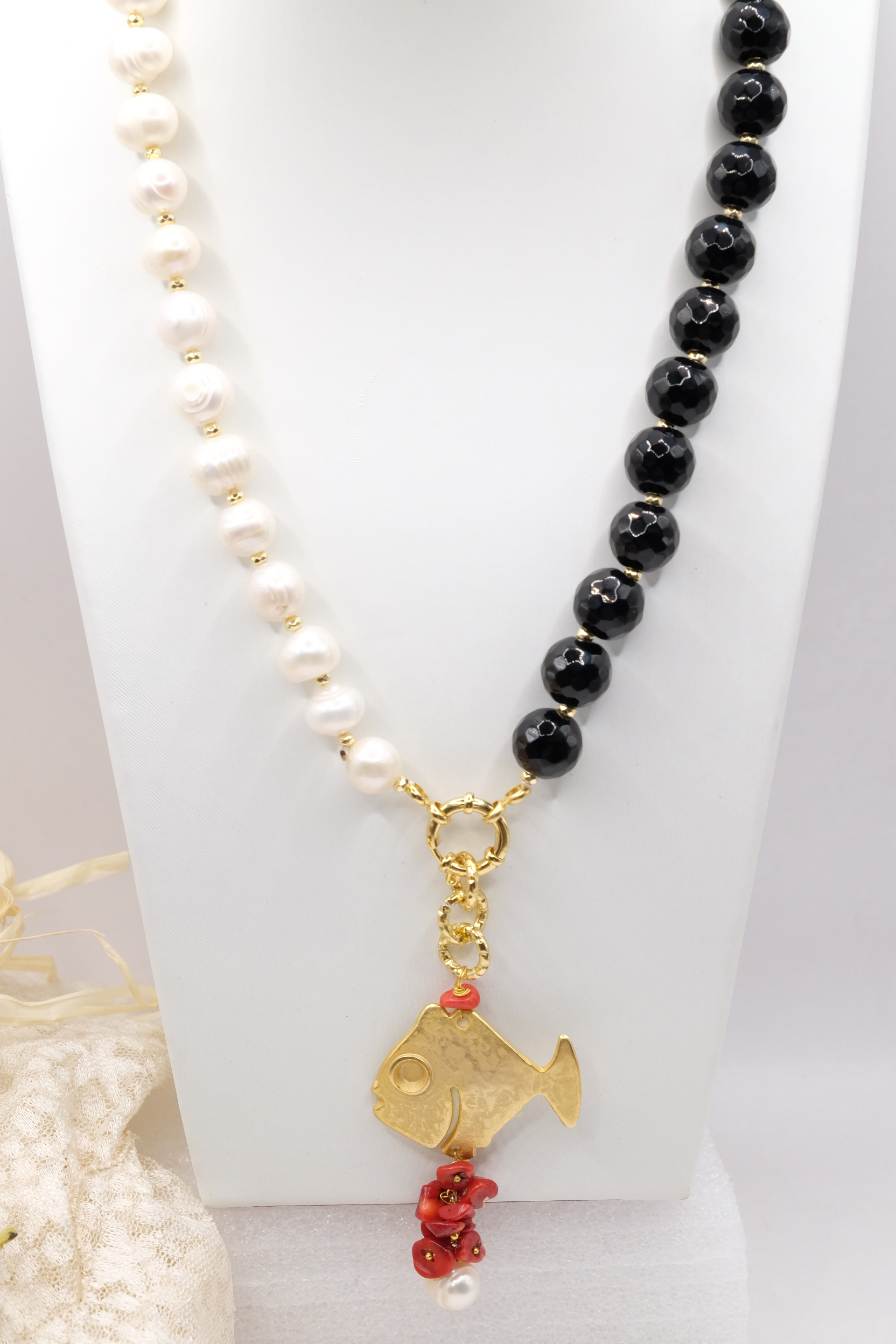 COLLANA ARTIGIANALE ONICE PERLE PESCE PENDENTE CORALLO BAMBOO (2)