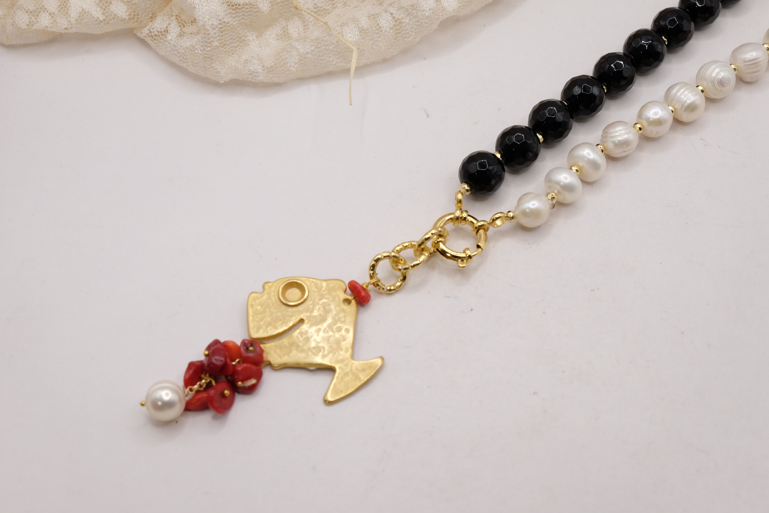 COLLANA ARTIGIANALE ONICE PERLE PESCE PENDENTE CORALLO BAMBOO (5)