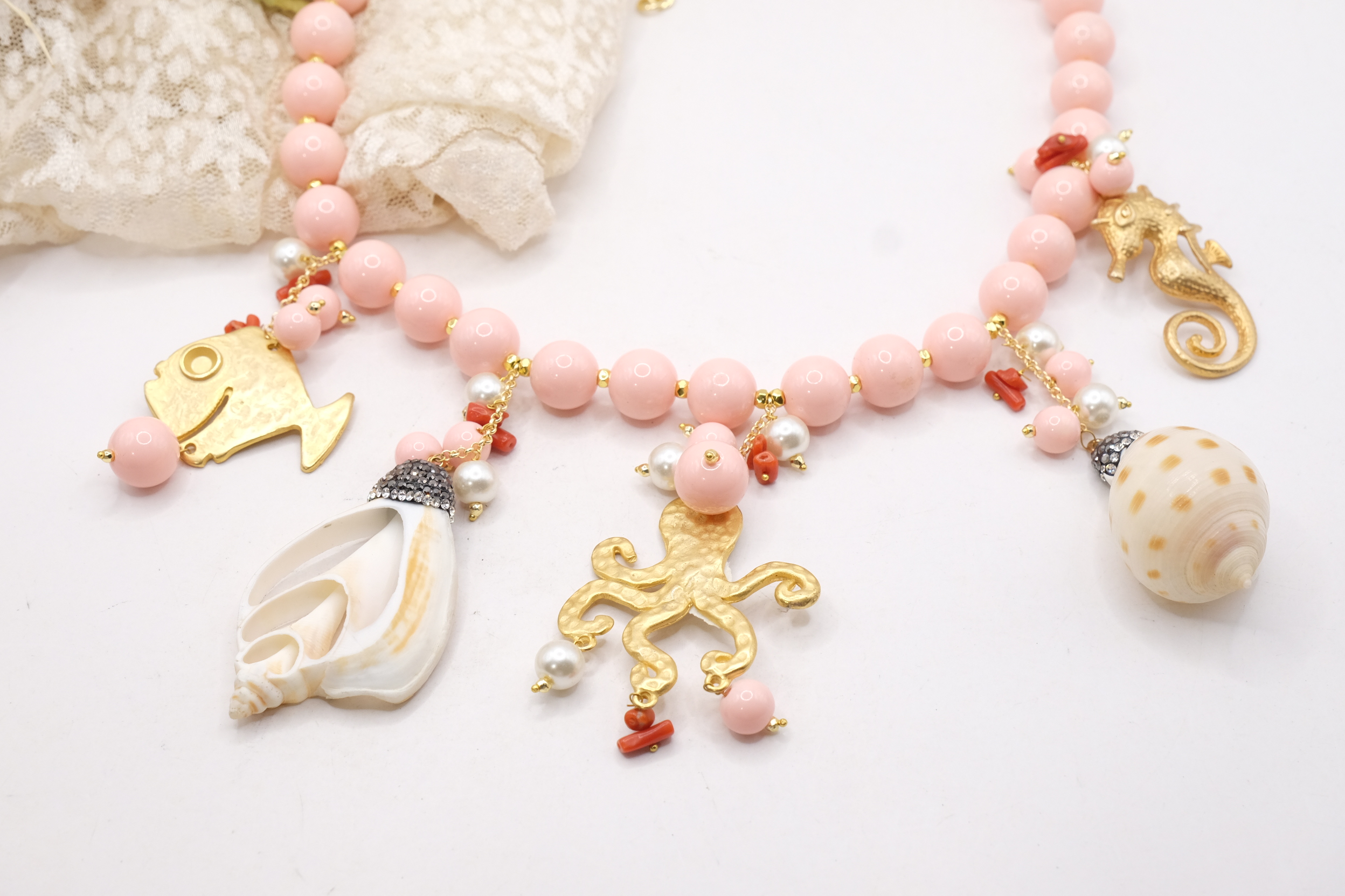 COLLANA ARTIGIANALE PASTA DI CORALLO ROSA CONCHIGLIE PESCE CAVALLUCCIO POLPO CORALLO PERLE (2)
