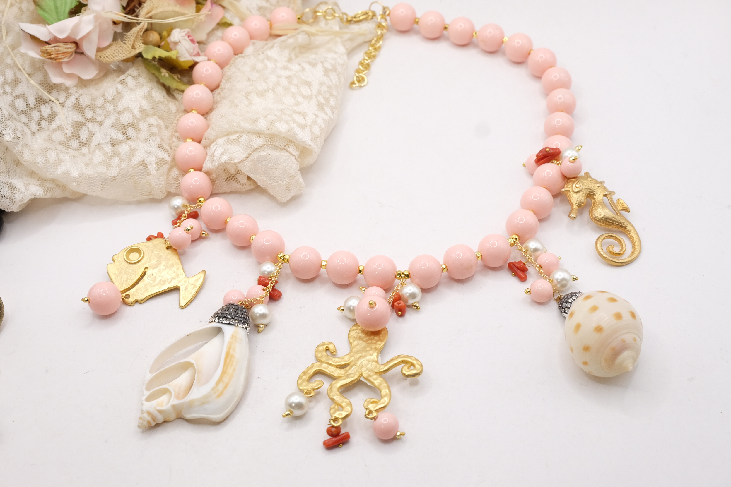 COLLANA ARTIGIANALE PASTA DI CORALLO ROSA CONCHIGLIE PESCE CAVALLUCCIO POLPO CORALLO PERLE (3)