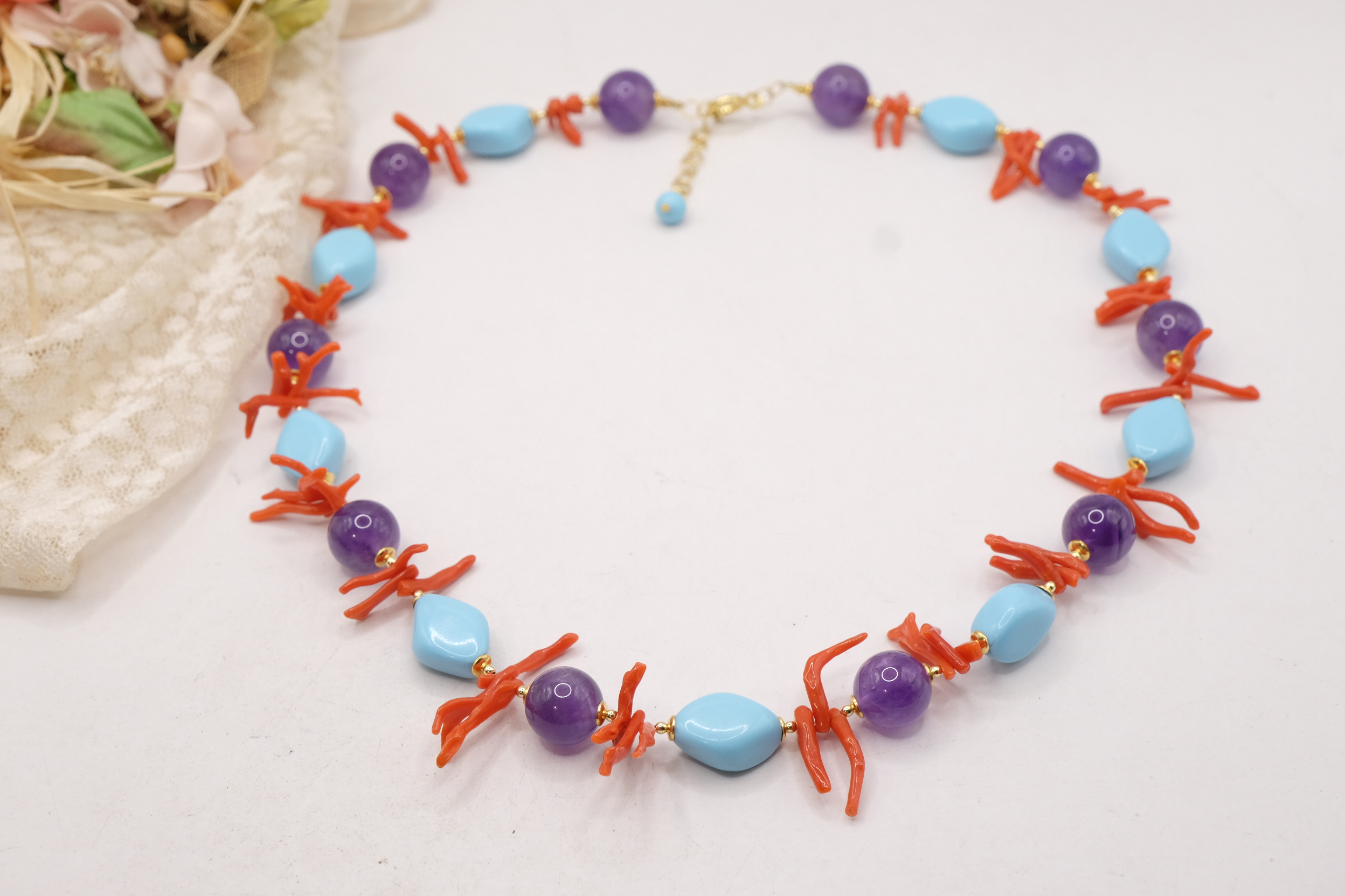 COLLANA ARTIGIANALE ROMBI PASTA DI TURCHESE RAMI CORALLO NATURALE DEL MEDITERRANEO AMETISTA ARGENTO DORATO (3)