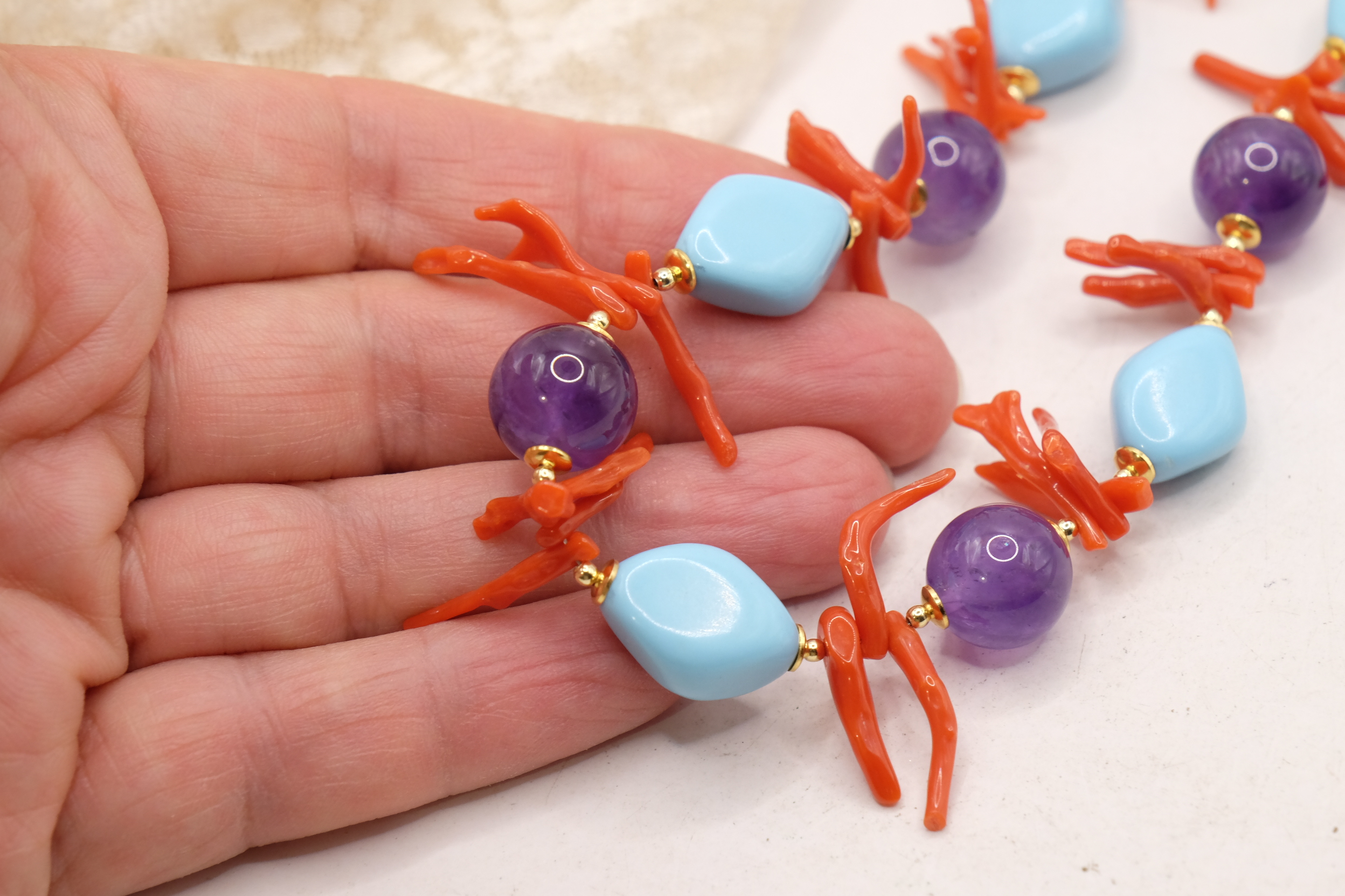 COLLANA ARTIGIANALE ROMBI PASTA DI TURCHESE RAMI CORALLO NATURALE DEL MEDITERRANEO AMETISTA ARGENTO DORATO (6)