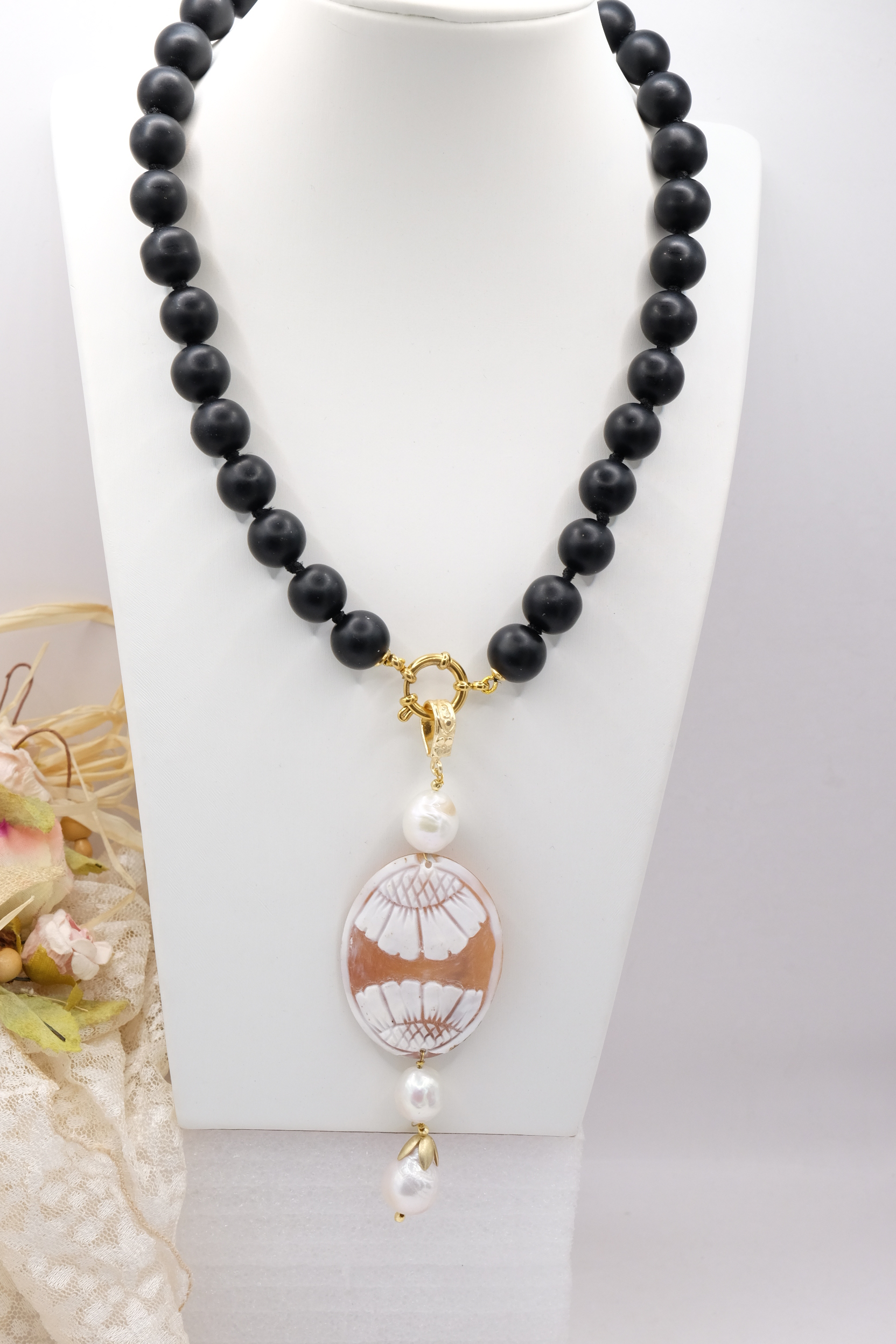COLLANA CON PENDENTE CAMMEO TORRE DEL GRECO PERLE ARTIGIANALE LAVA PIETRA LAVICA (2)