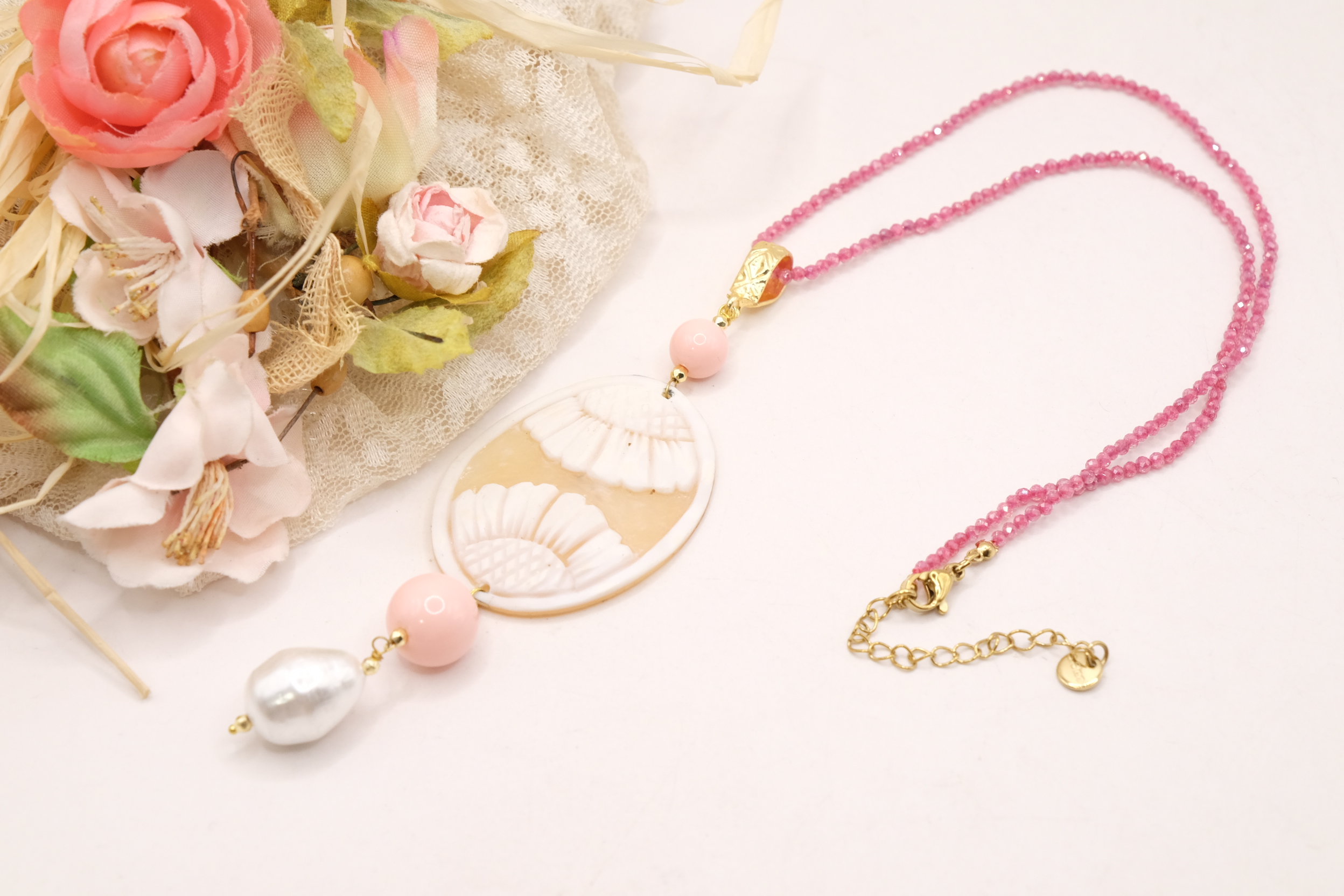 COLLANA CON PENDENTE ZIRCONI CAMMEO DI TORRE DEL GRECO PASTA DI CORALLO PERLA DI MAIORCA ACCIAIO ARTIGIANALE (4)