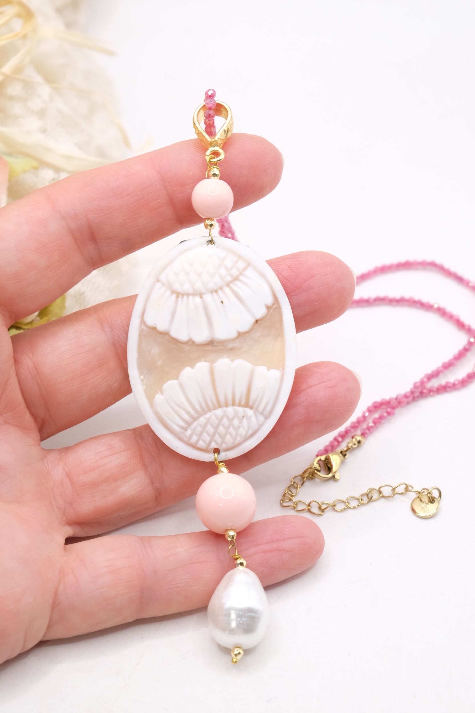 COLLANA CON PENDENTE ZIRCONI CAMMEO DI TORRE DEL GRECO PASTA DI CORALLO PERLA DI MAIORCA ACCIAIO ARTIGIANALE (5)