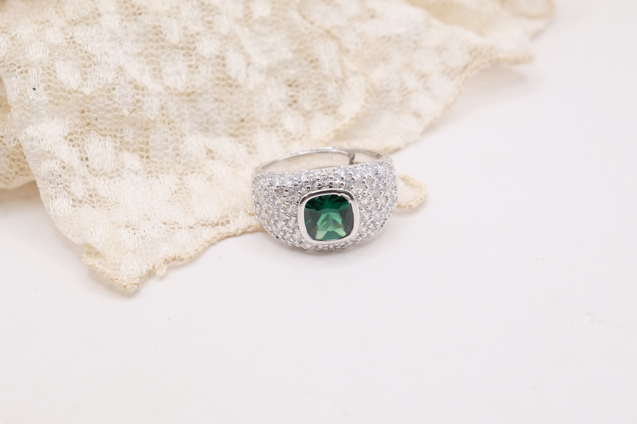 ANELLO FASCIONE ZIRCONI ZAFFIRO CHIARO RUBINO SMERALDO REGOLABILE (1)