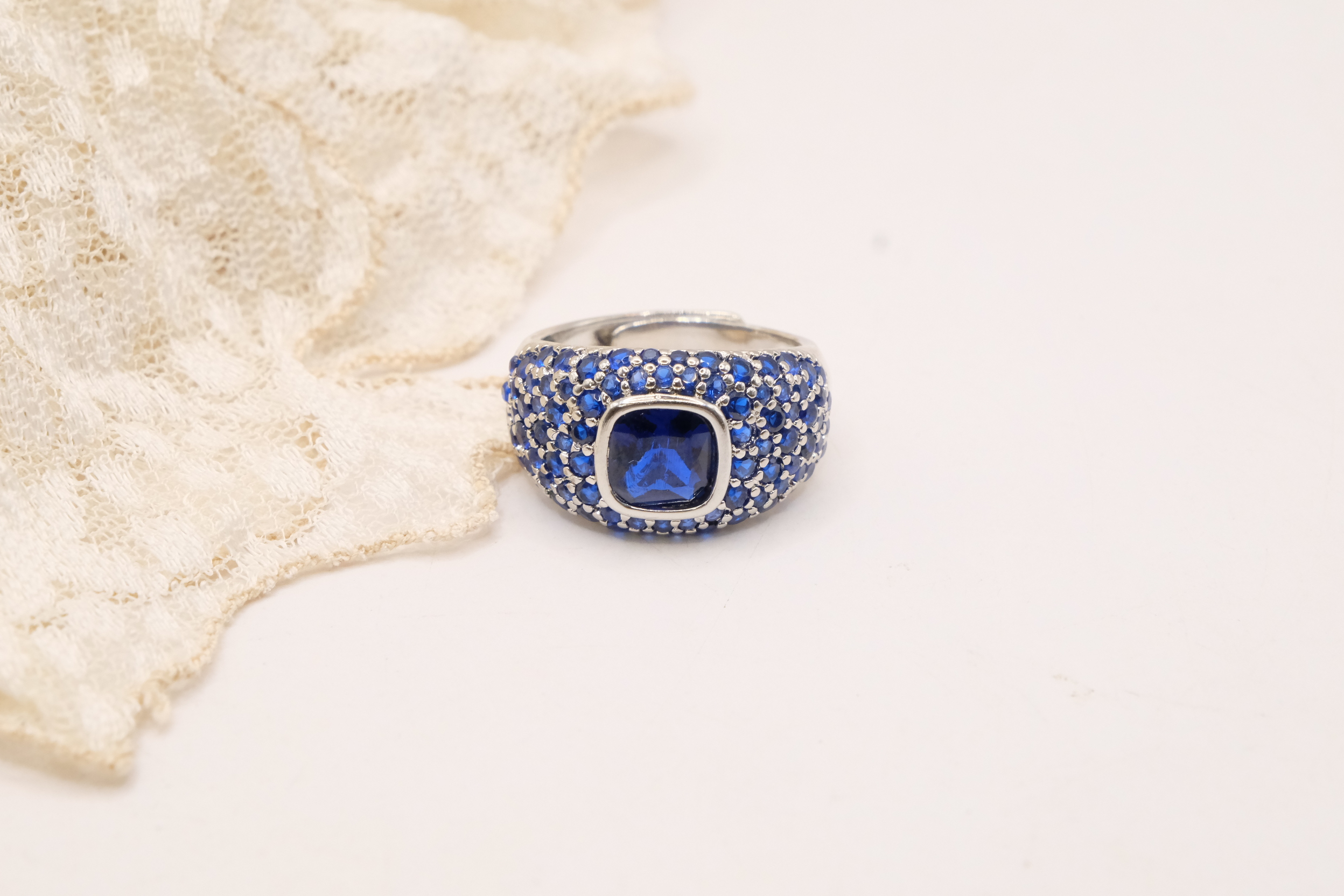 ANELLO FASCIONE ZIRCONI ZAFFIRO CHIARO RUBINO SMERALDO REGOLABILE (6)