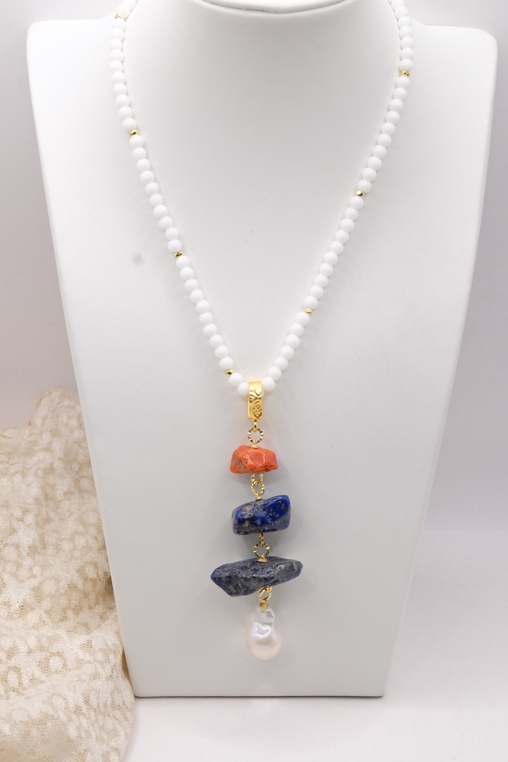 COLLANA ARTIGIANALE AGATA BIANCA PENDENTE STACCABILE LAPIS PERLA CORALLO PERLA (10)