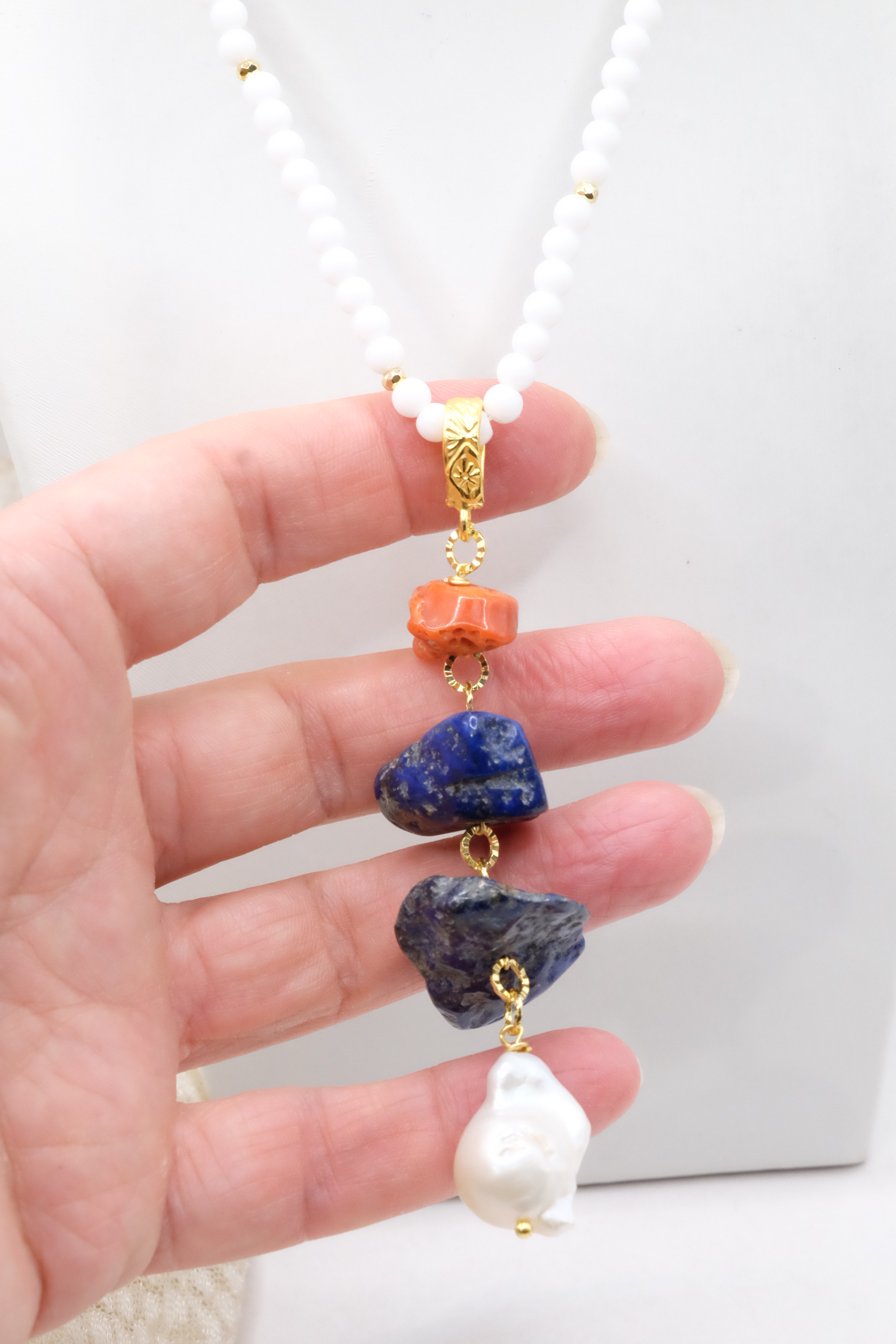 COLLANA ARTIGIANALE AGATA BIANCA PENDENTE STACCABILE LAPIS PERLA CORALLO PERLA (11)