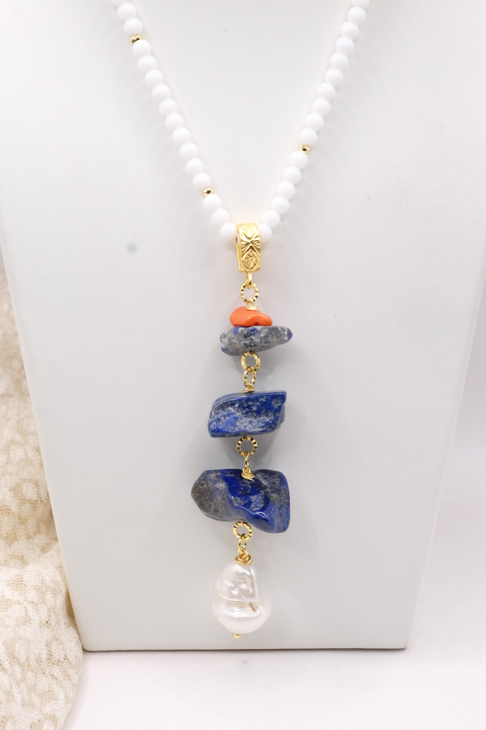 COLLANA ARTIGIANALE AGATA BIANCA PENDENTE STACCABILE LAPIS PERLA CORALLO PERLA (12)
