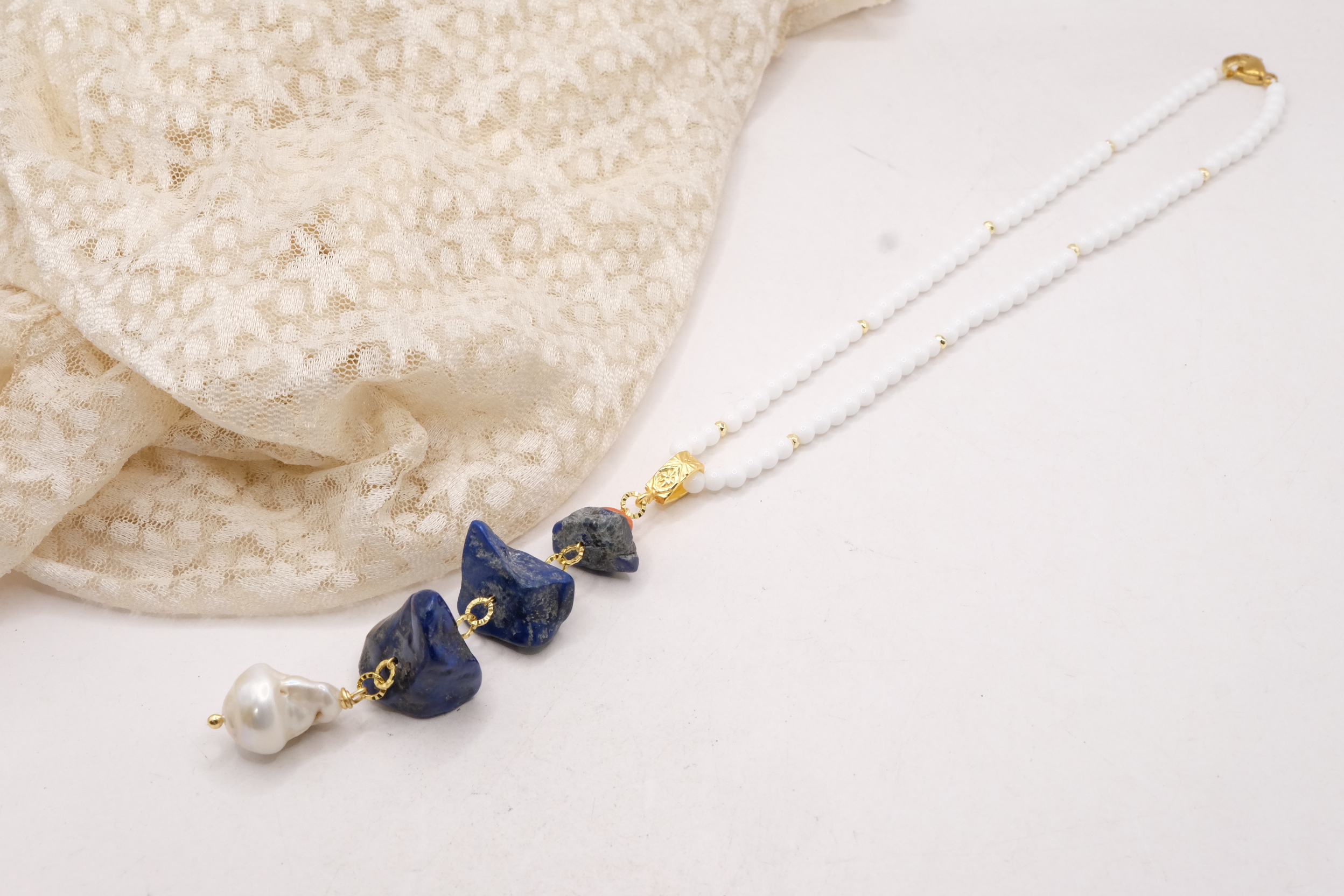 COLLANA ARTIGIANALE AGATA BIANCA PENDENTE STACCABILE LAPIS PERLA CORALLO PERLA (6)