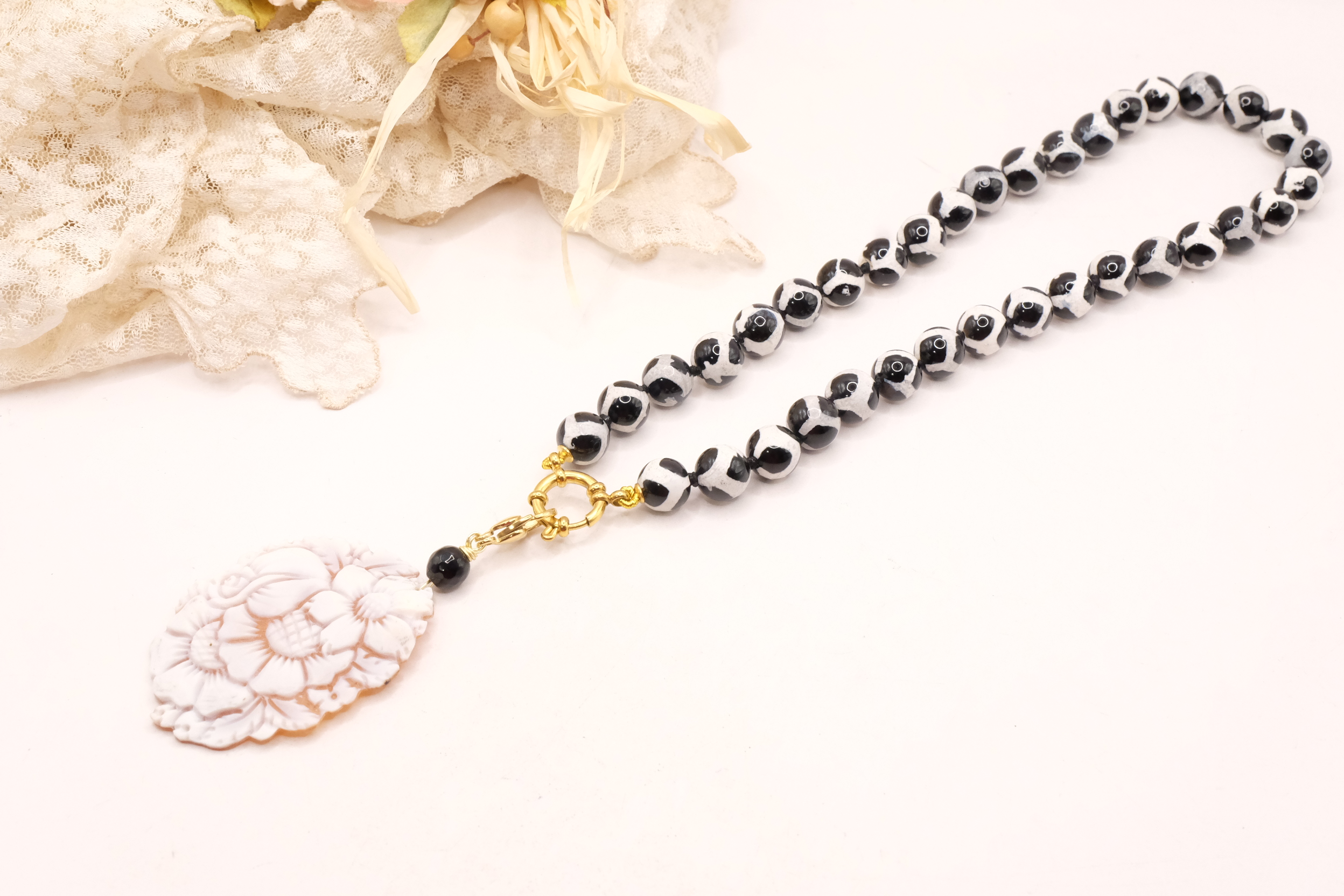 COLLANA ARTIGIANALE CIONDOLO PENDENTE CAMMEO DI TORRE DEL GRECO FIORI COLLANA AGATA VARIEGATA BIANCA NERA (2)