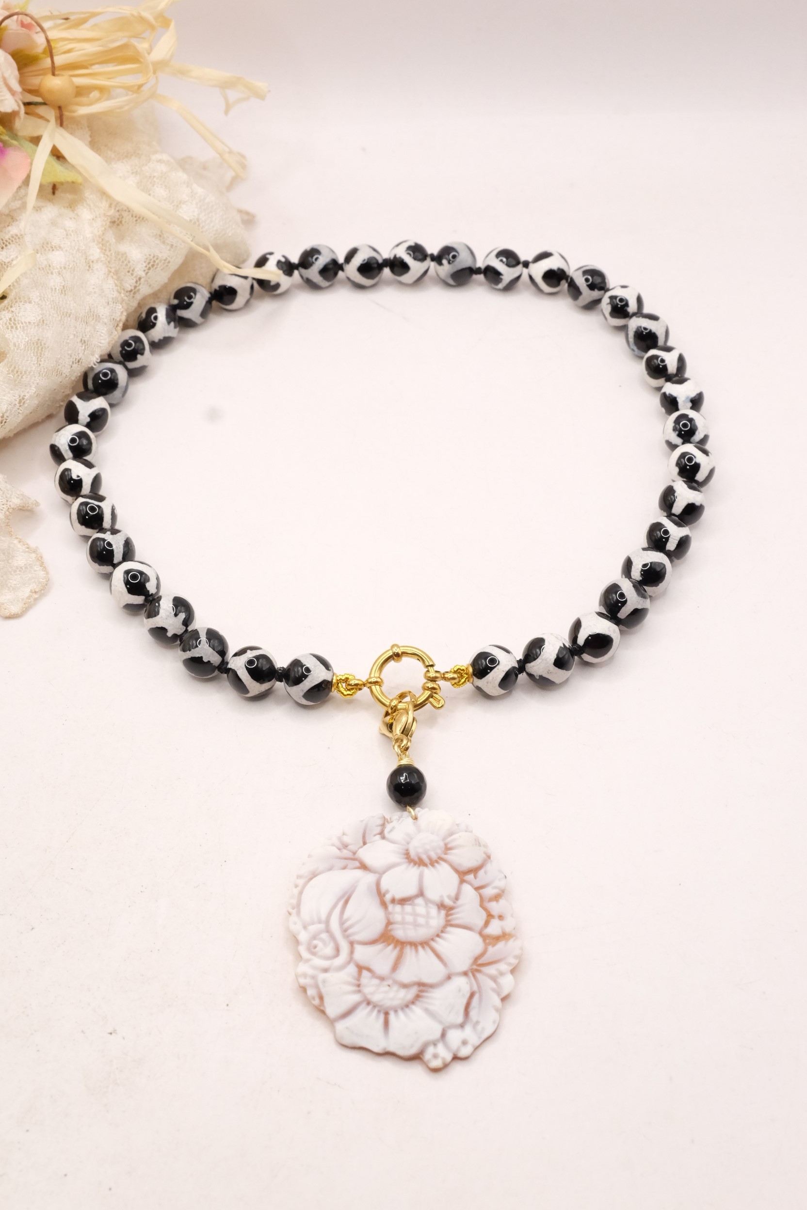 COLLANA ARTIGIANALE CIONDOLO PENDENTE CAMMEO DI TORRE DEL GRECO FIORI COLLANA AGATA VARIEGATA BIANCA NERA (5)