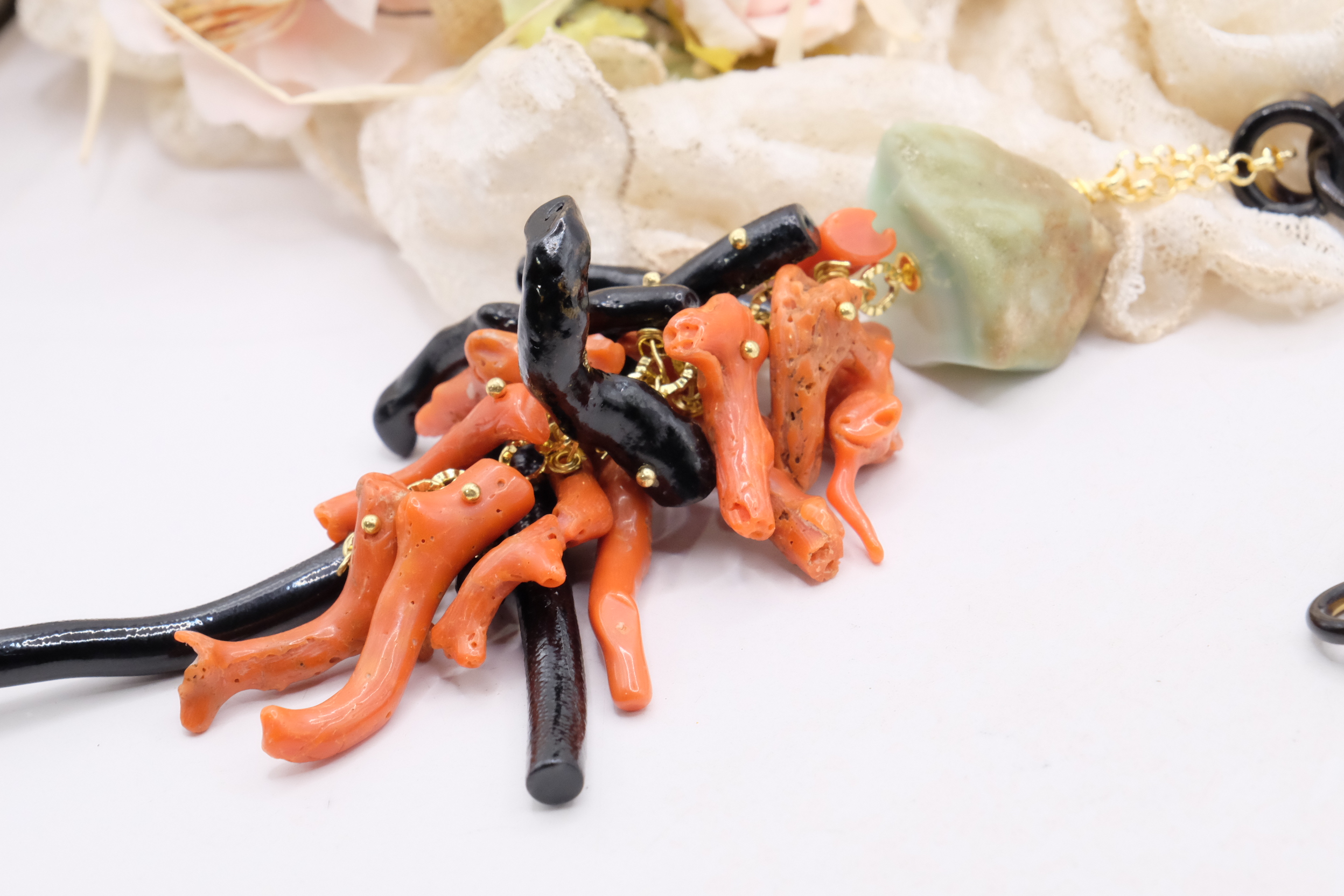 COLLANA ARTIGIANALE CRISOPRASIO CORALLO NATURALE DEL MEDITERRANEO ROSSO E NERO (8)