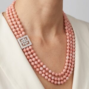 Collana 3 fili giada rosa naturale e chiusura zirconata