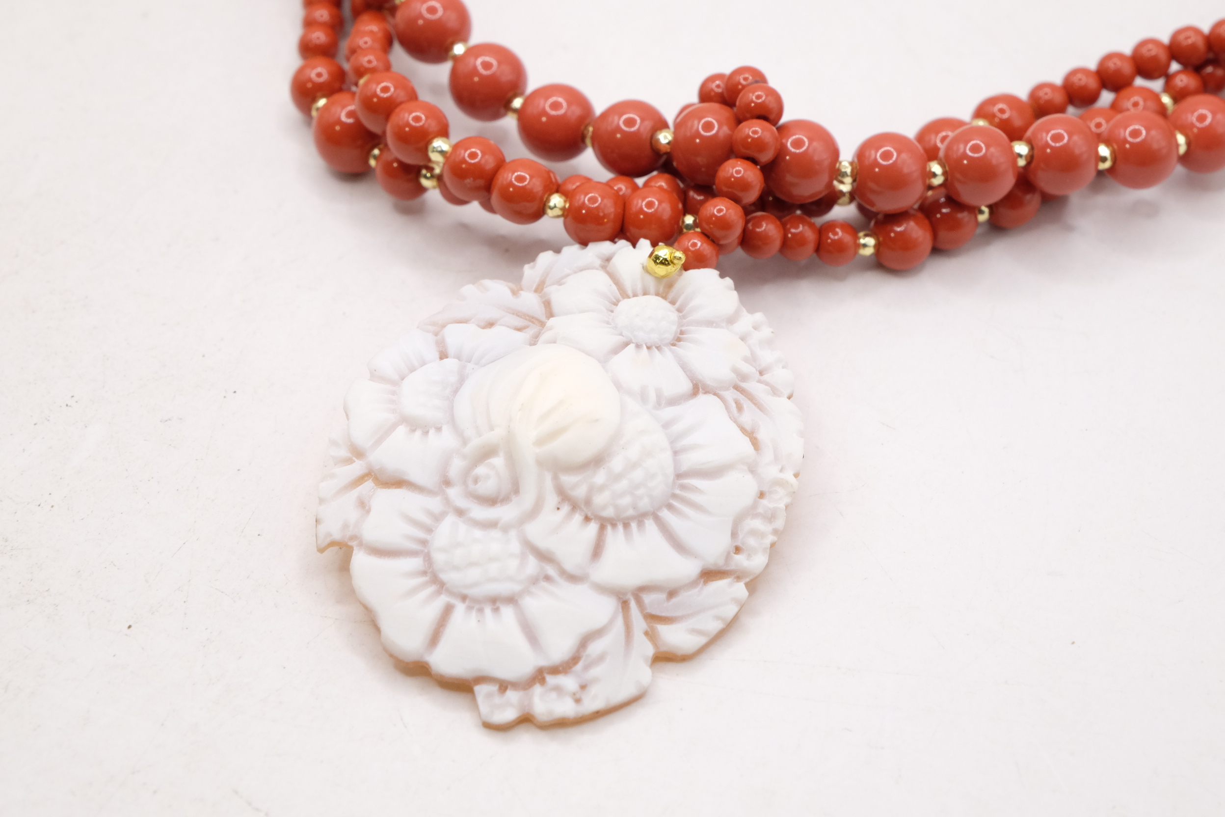 HANDMADE MULTI-STREAM NECKLACE WITH CORAL PASTE AND CAMEO PENDANT FROM TORRE DEL GRECO (3)