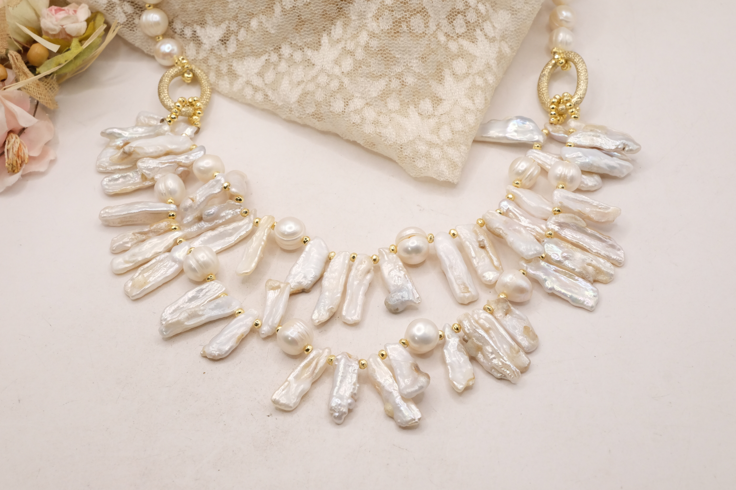 COLLANA ARTIGIANALE MULTIFILO PERLE NATURALI KESHI E BAROCCHE (2)