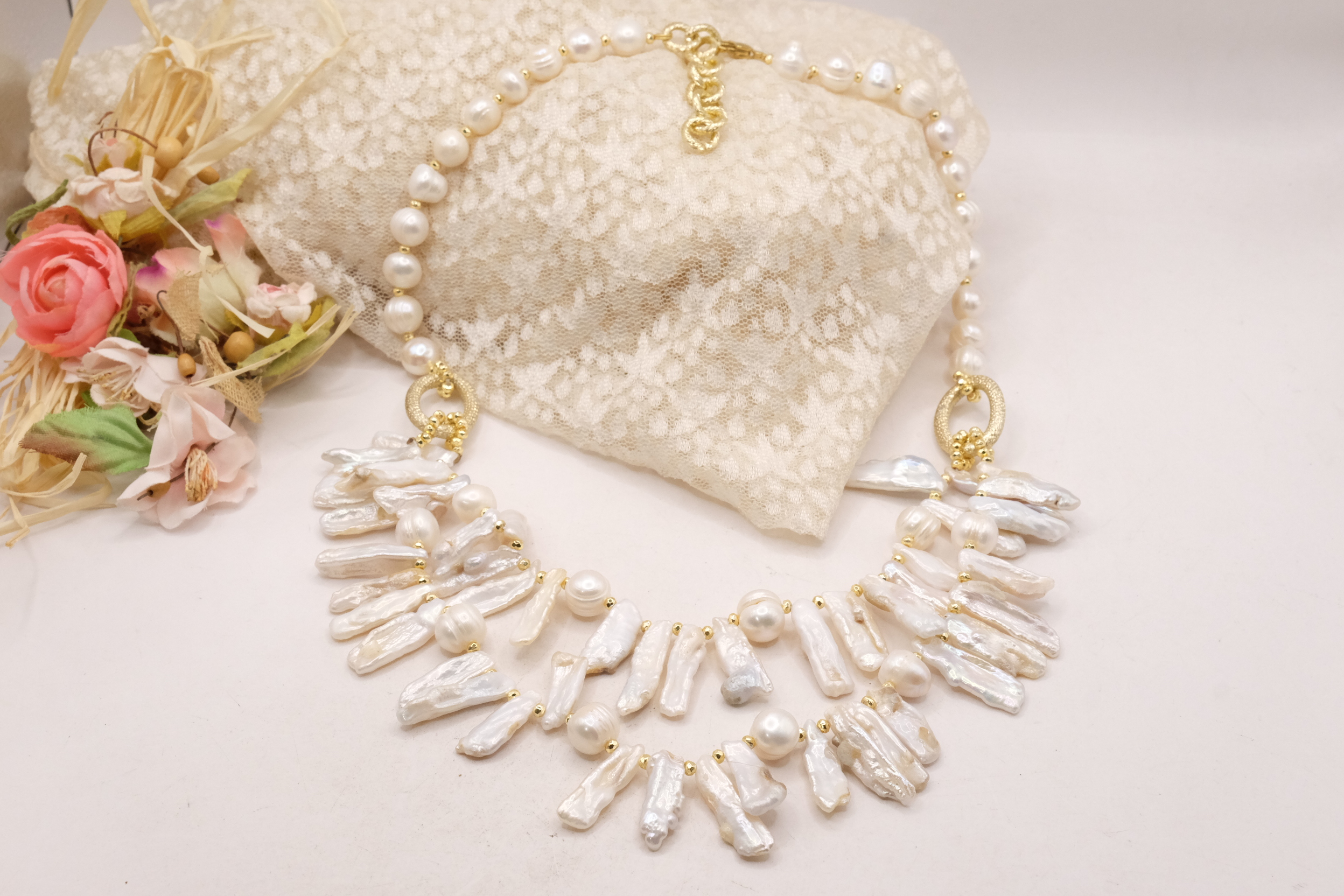 COLLANA ARTIGIANALE MULTIFILO PERLE NATURALI KESHI E BAROCCHE (4)