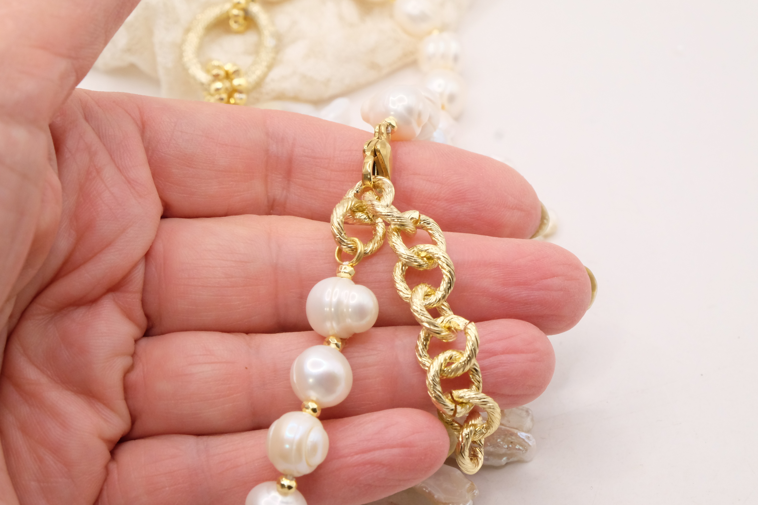 COLLANA ARTIGIANALE MULTIFILO PERLE NATURALI KESHI E BAROCCHE