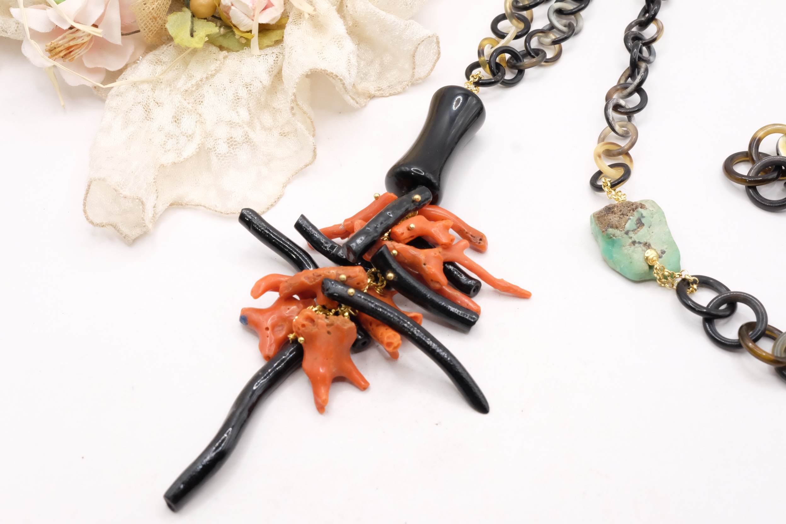 COLLANA ARTIGIANALE ONICE CRISOPRASIO CORALLO NATURALE DEL MEDITERRANEO ROSSO E NERO (3)