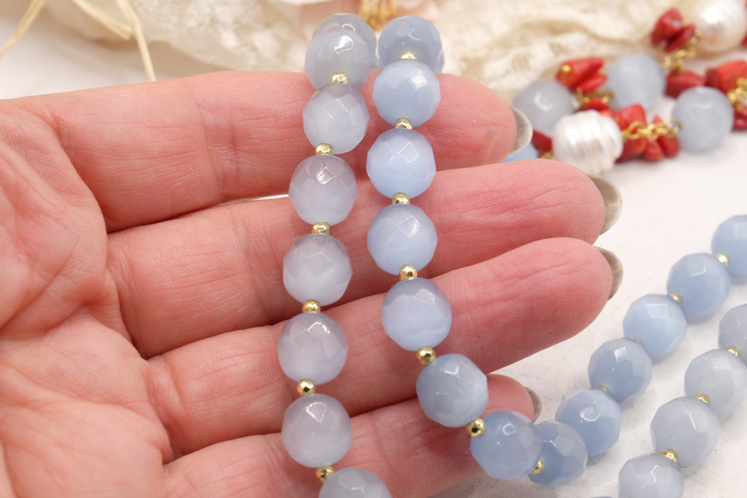 COLLANA OCCHIO DI GATTO AZZURRO POLVERE PERLE CORALLO ARTIGIANALE (1)