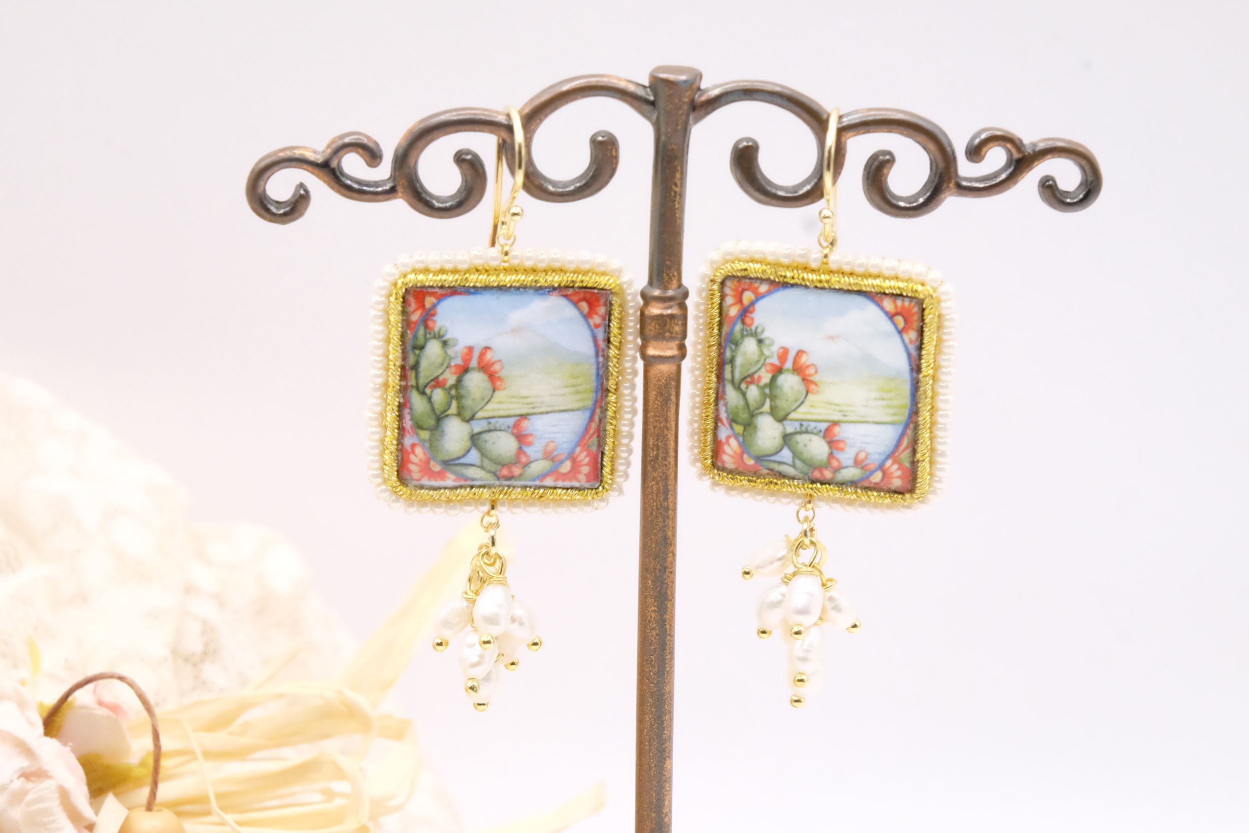 ORECCHINI MATTONELLE CERAMICA DI CALTAGIRONE PERLE ZIRCONI SMERALDO ARGENTO FICHI PUPI LIMONI CARRETTO (1)