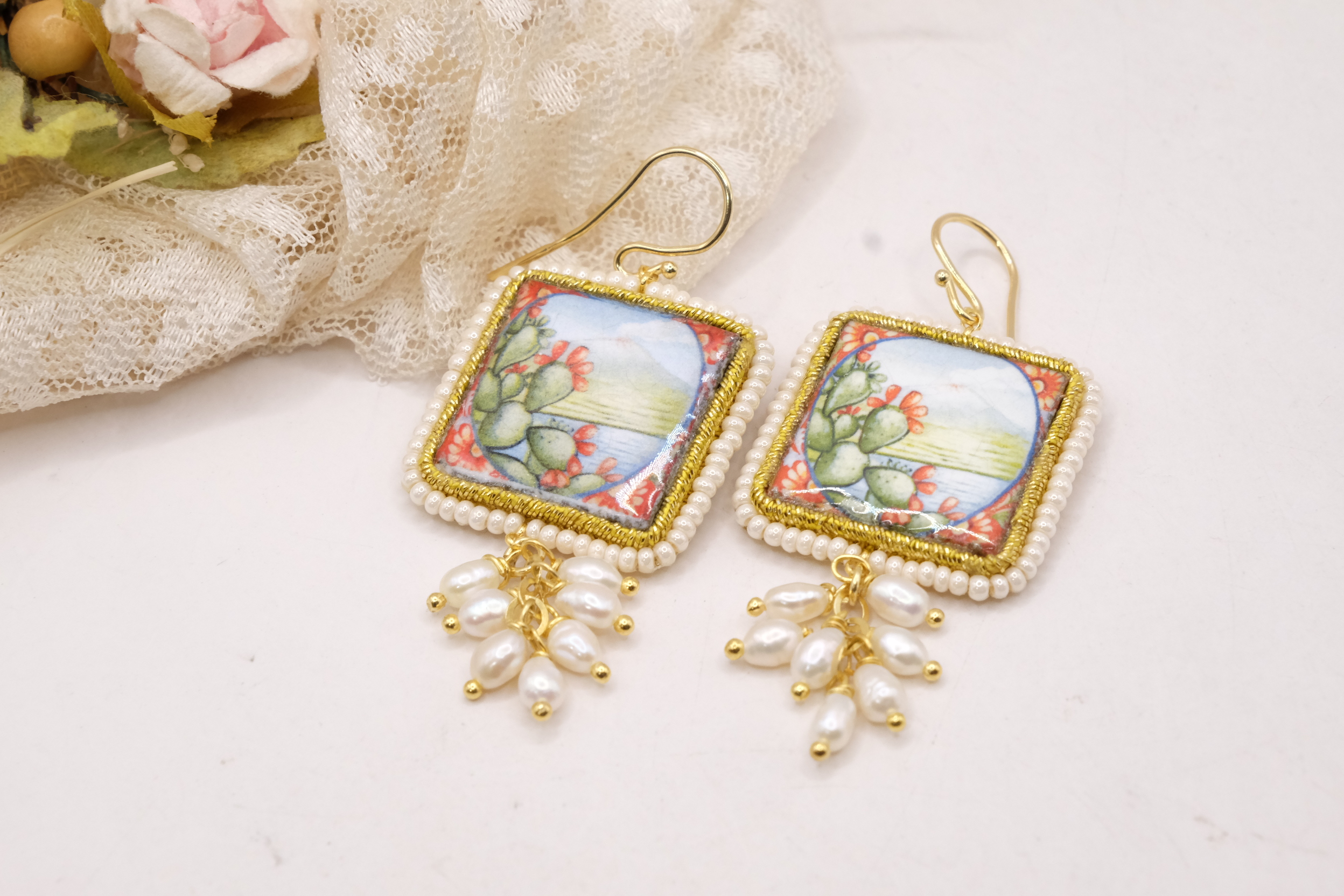 ORECCHINI MATTONELLE CERAMICA DI CALTAGIRONE PERLE ZIRCONI SMERALDO ARGENTO FICHI PUPI LIMONI CARRETTO (2)